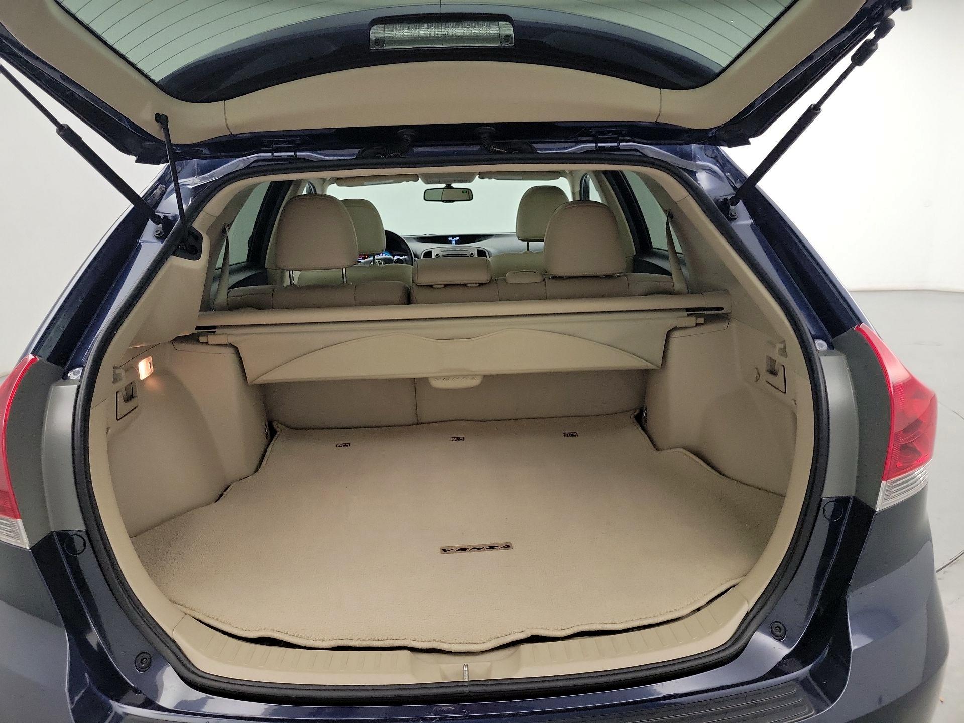 Thumbnail: 2015 Toyota Venza - 18