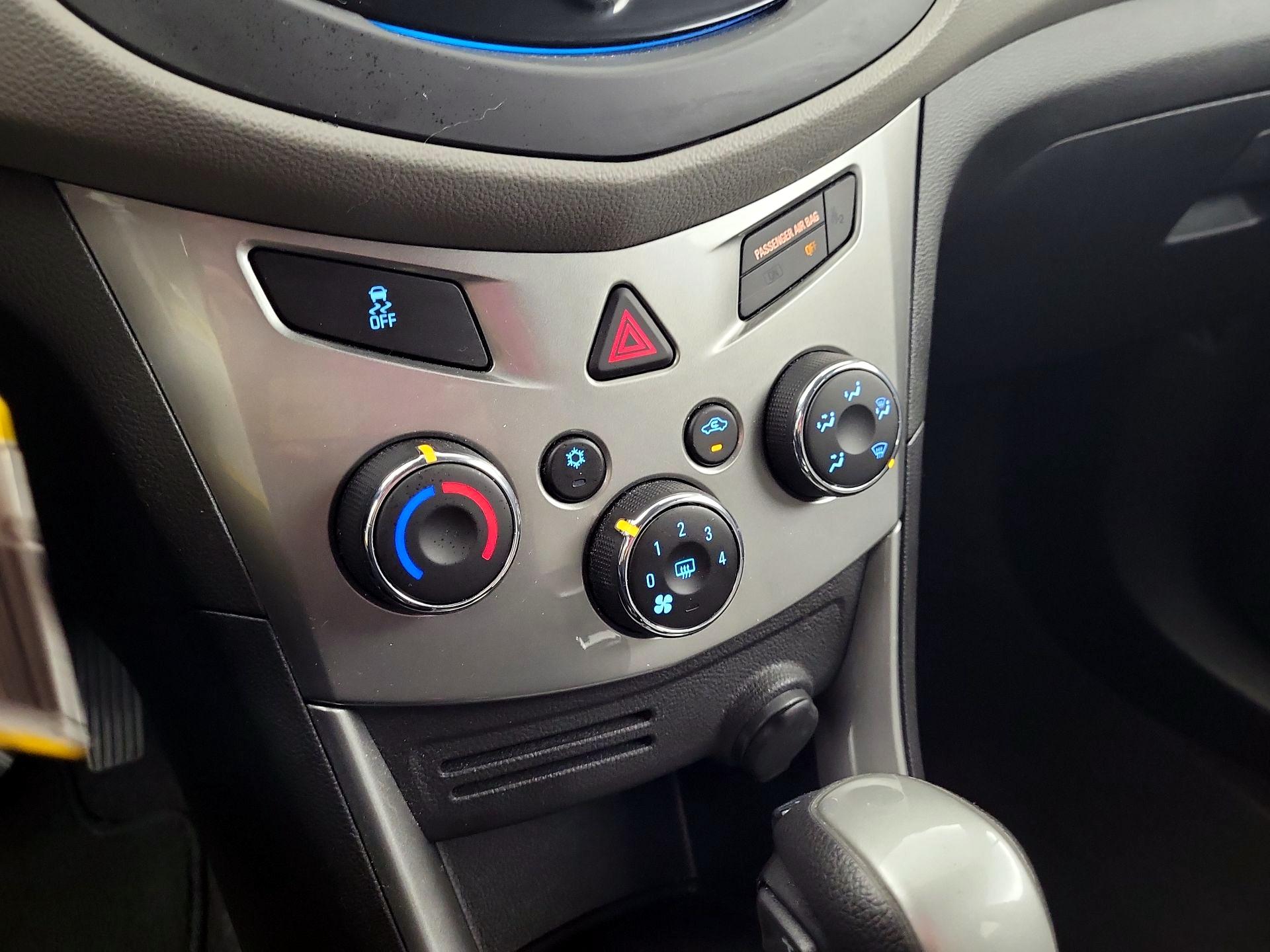 Thumbnail: 2016 Chevrolet Trax - 14