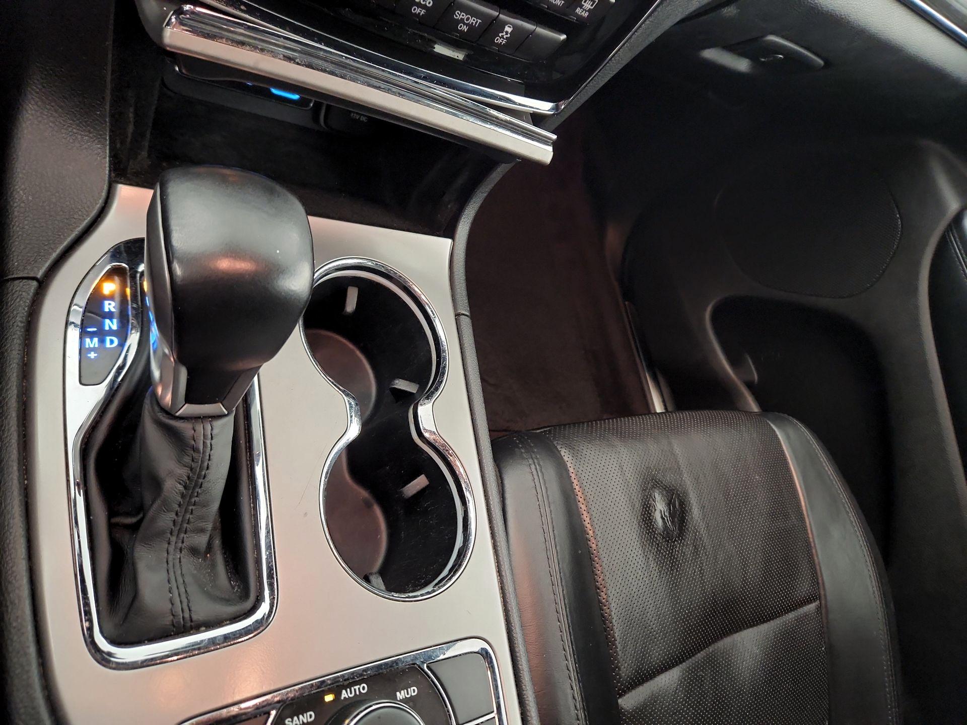 Thumbnail: 2019 Jeep Grand Cherokee - 16