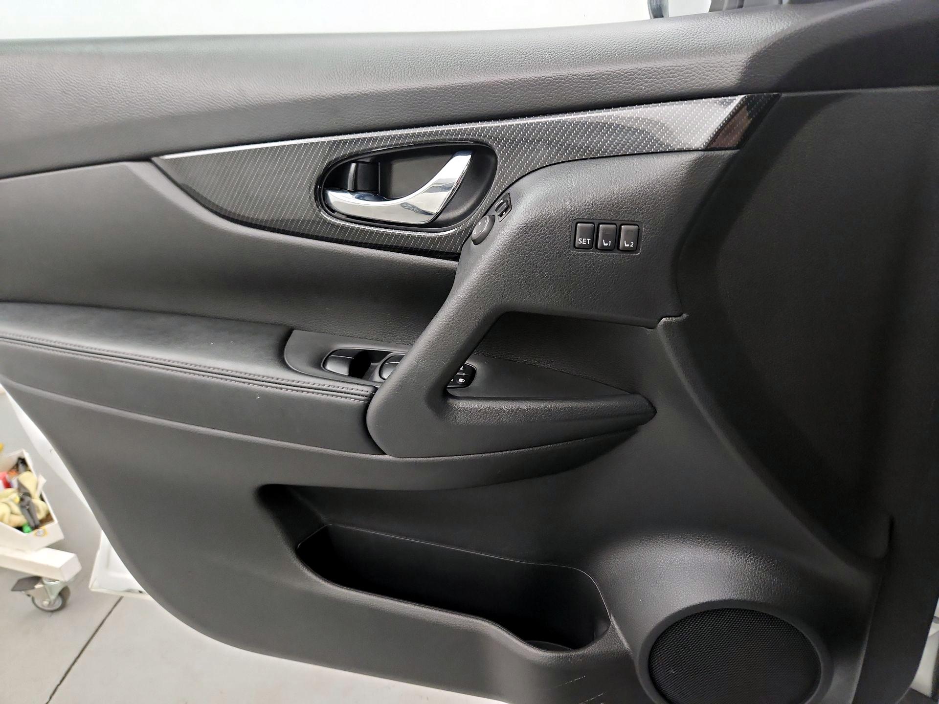 Thumbnail: 2018 Nissan Rogue - 10