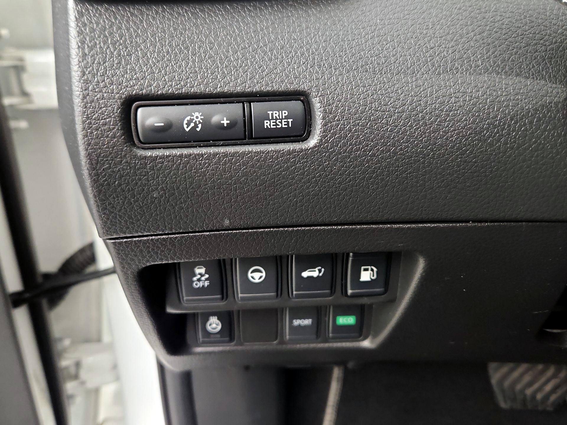 Thumbnail: 2018 Nissan Rogue - 11