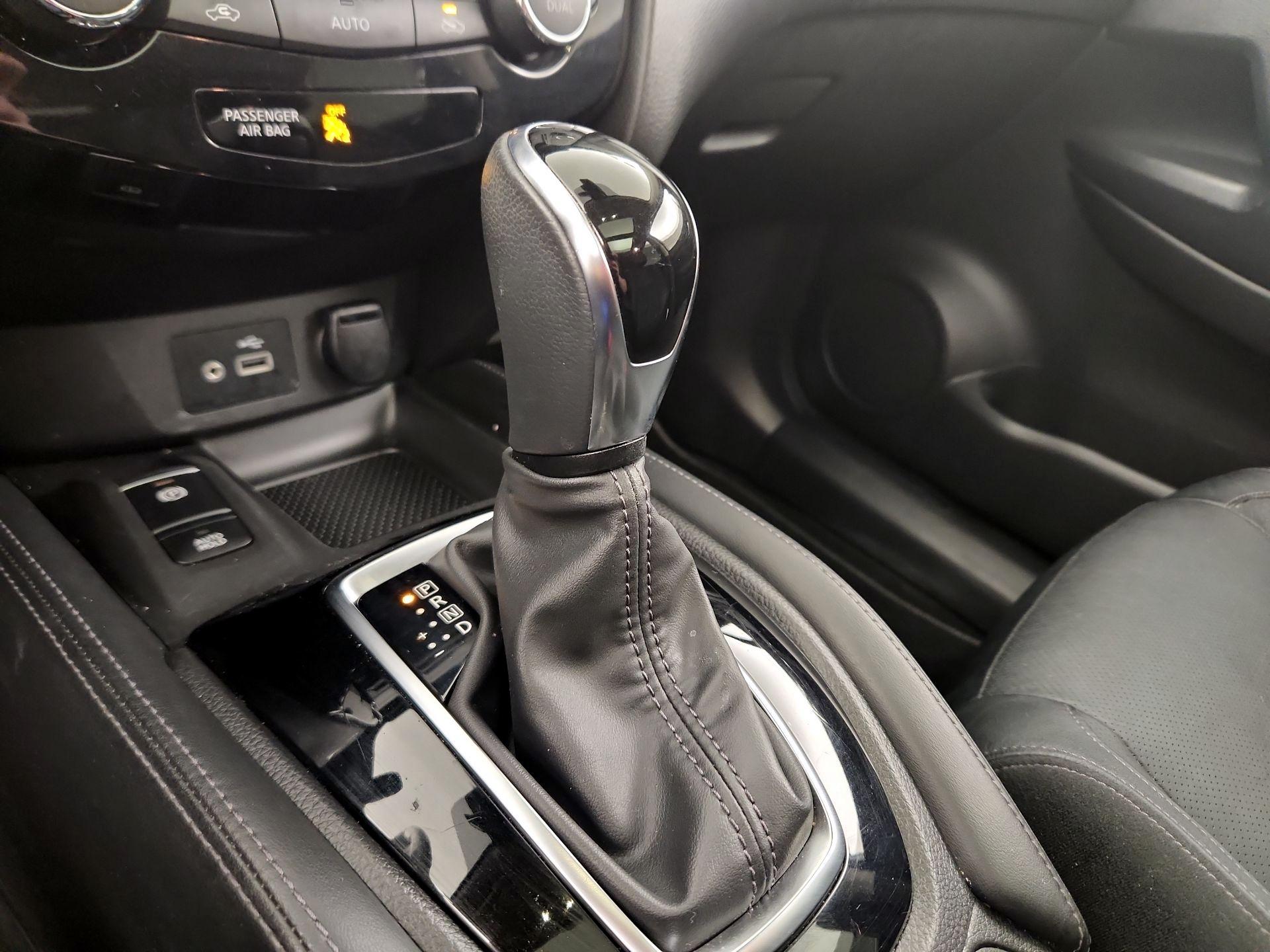 Thumbnail: 2018 Nissan Rogue - 16