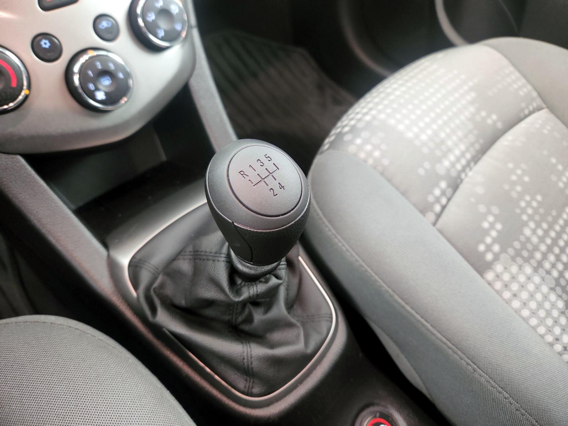 Thumbnail: 2015 Chevrolet Sonic - 14