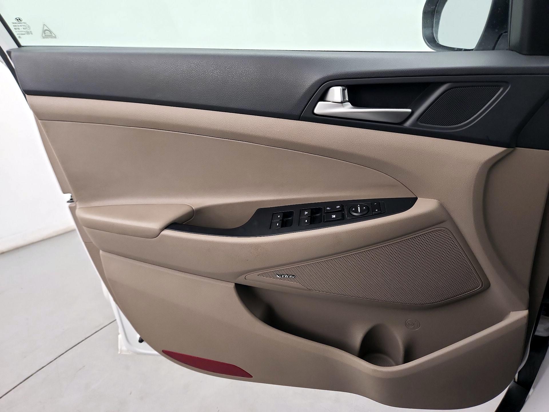 Thumbnail: 2019 Hyundai Tucson - 10