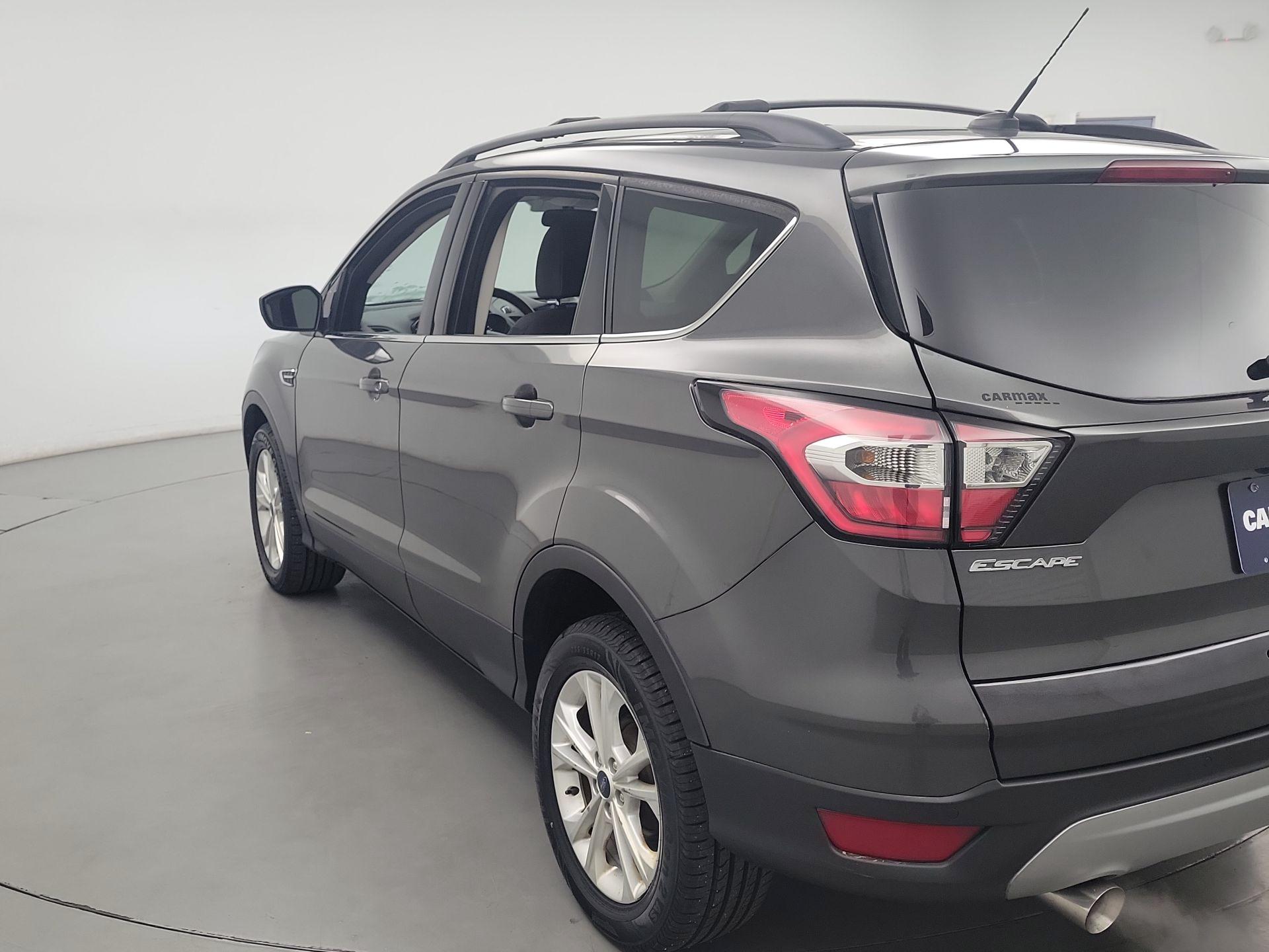 Thumbnail: 2017 Ford Escape - 7