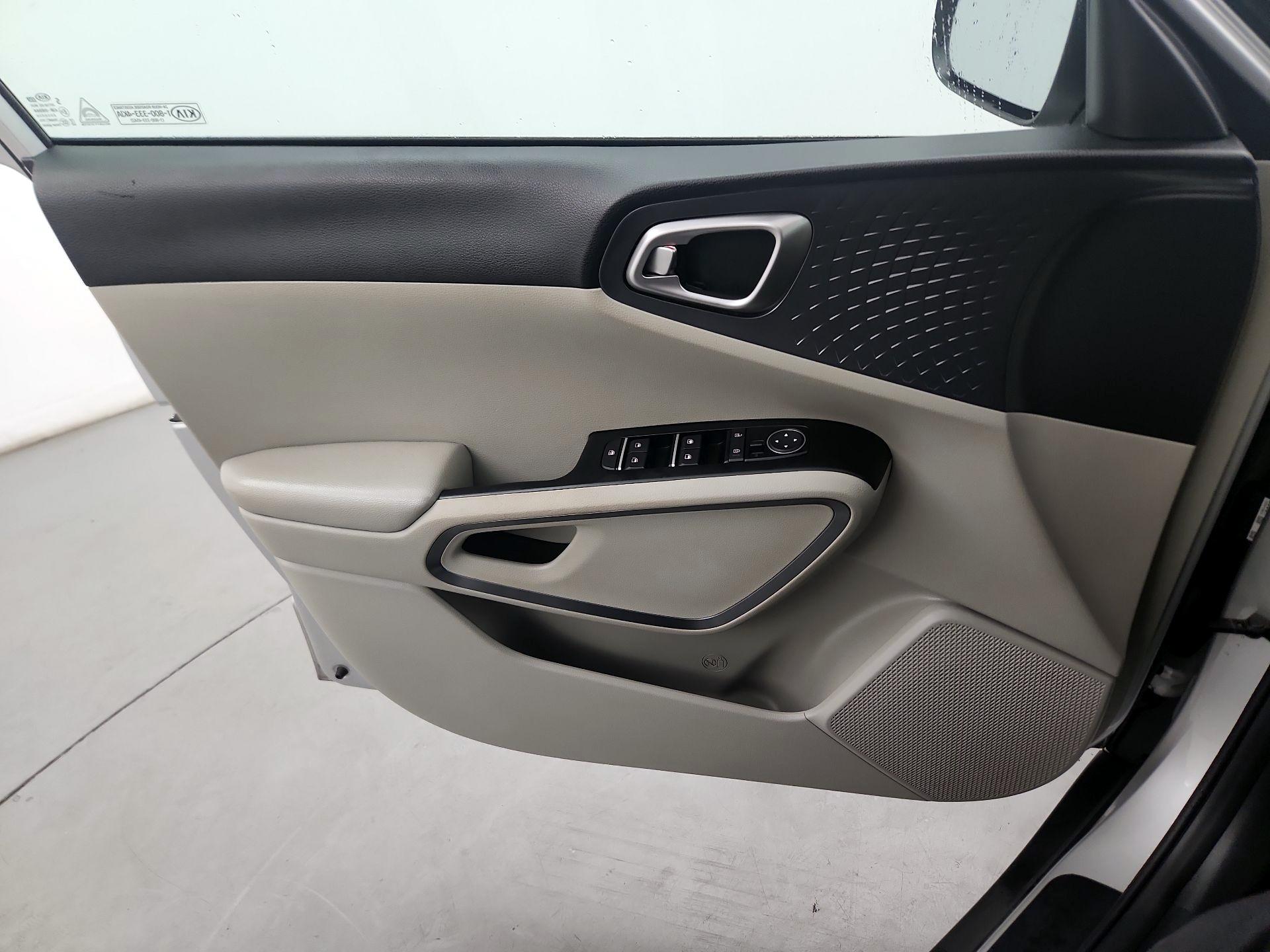 Thumbnail: 2020 Kia Soul - 10