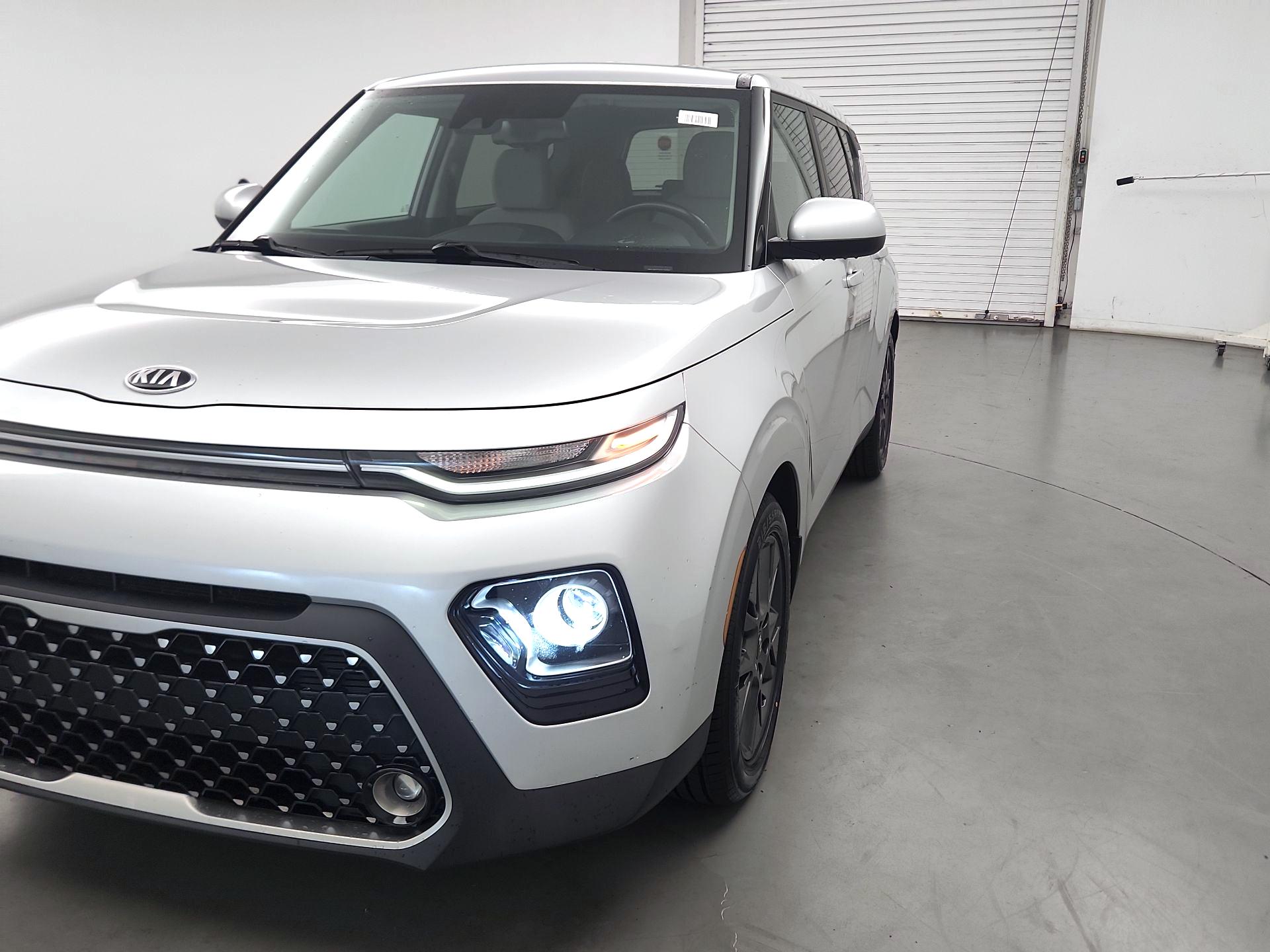 Thumbnail: 2020 Kia Soul - 3