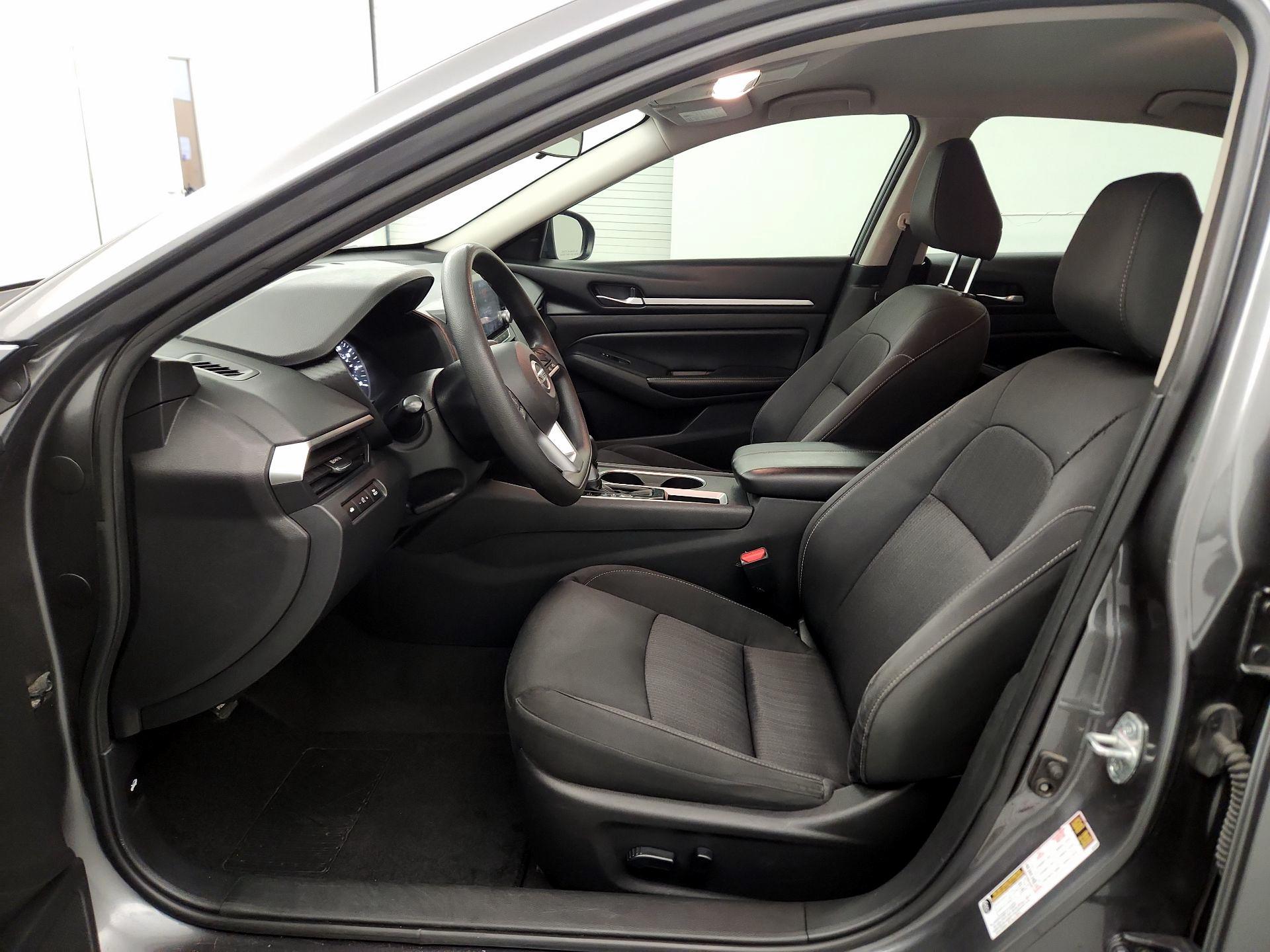 Thumbnail: 2022 Nissan Altima - 9