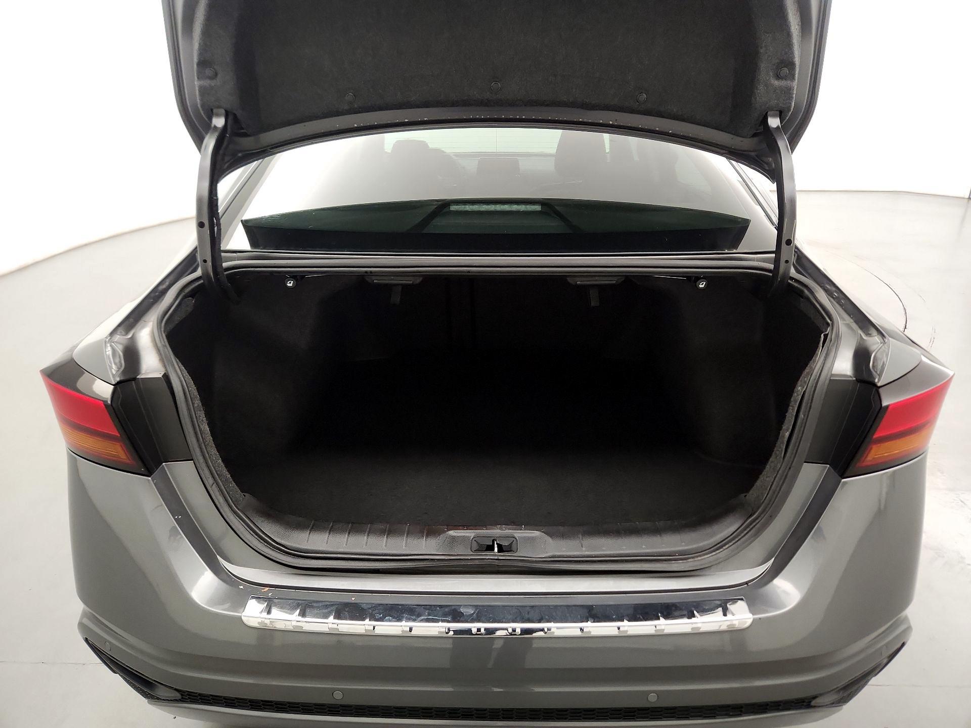 Thumbnail: 2022 Nissan Altima - 18