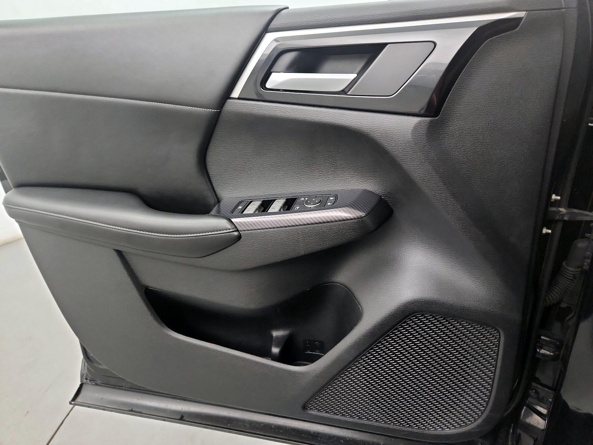 Thumbnail: 2022 Mitsubishi Outlander - 10