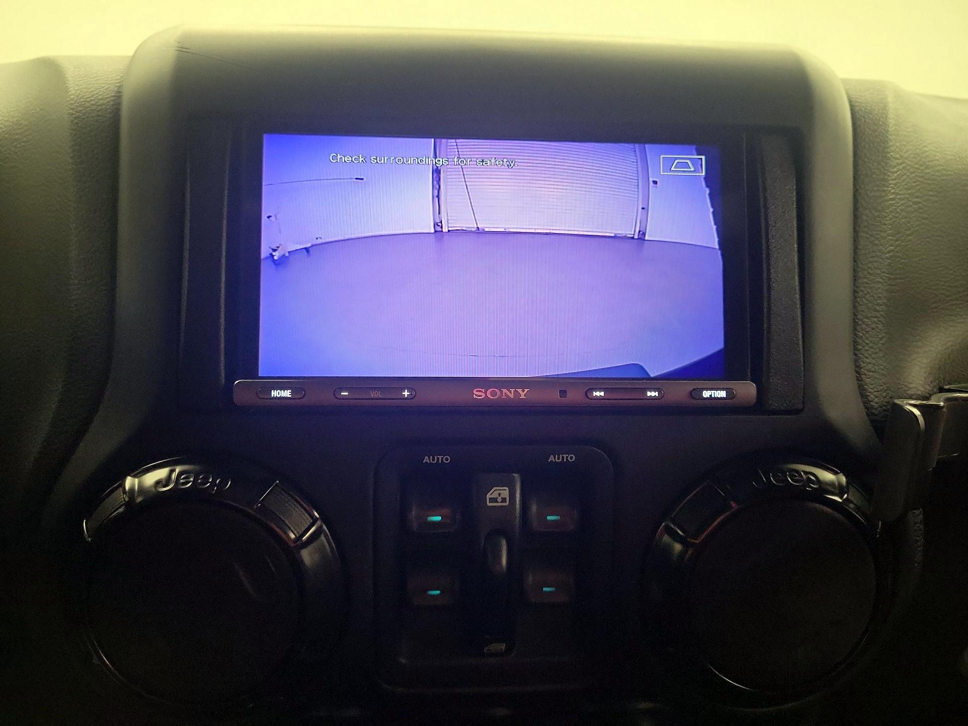 Thumbnail: 2017 Jeep Wrangler - 12