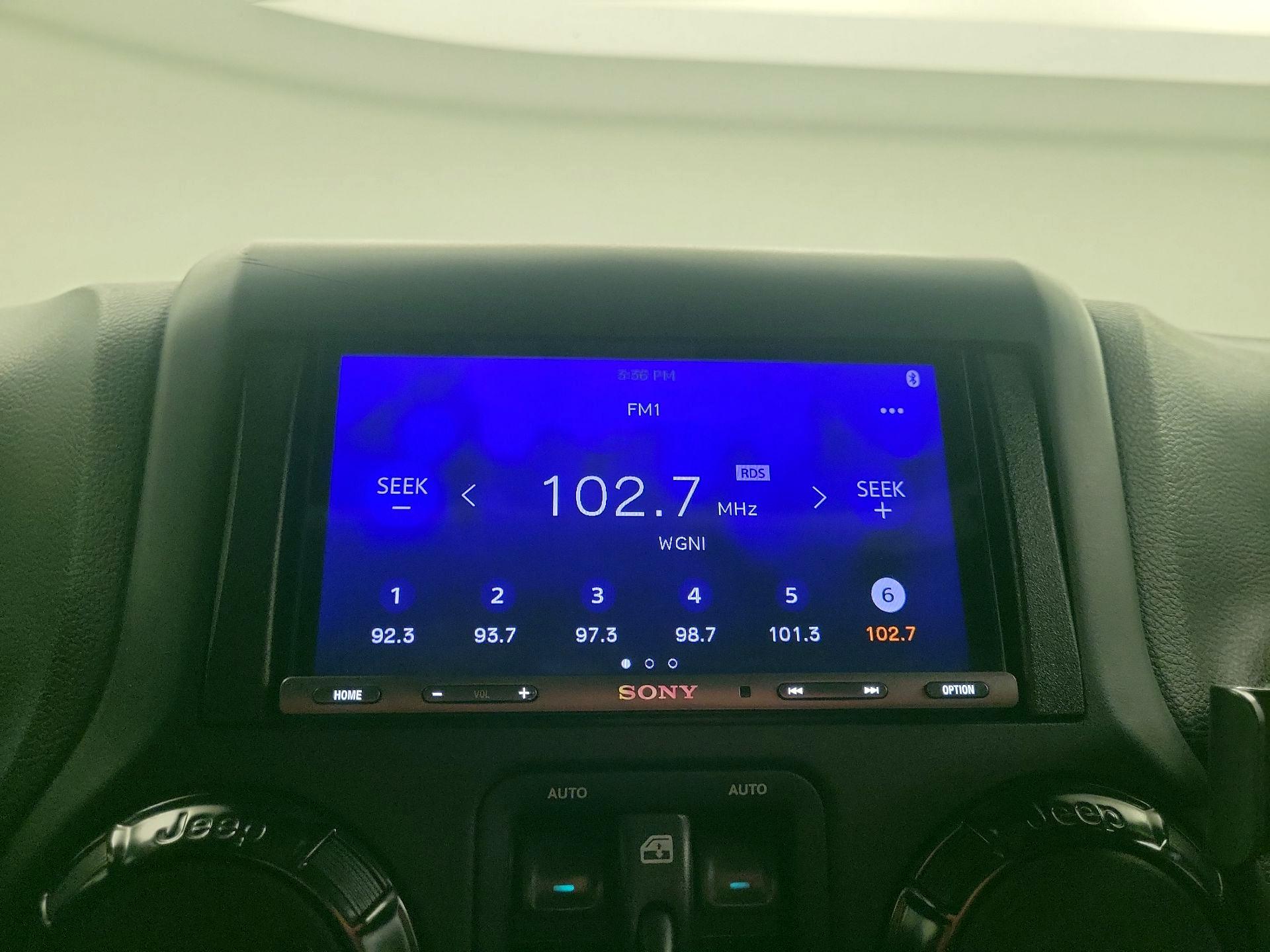 Thumbnail: 2017 Jeep Wrangler - 13