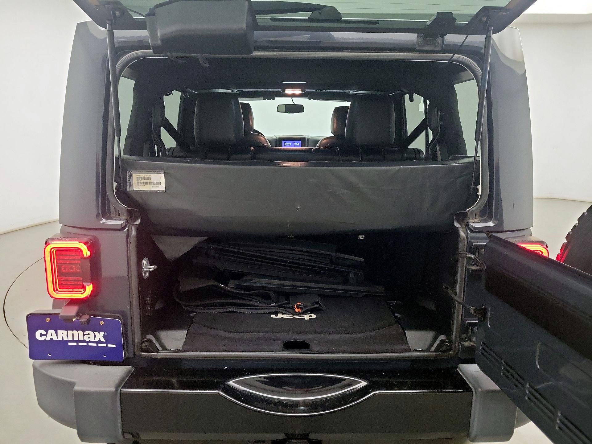 Thumbnail: 2017 Jeep Wrangler - 18