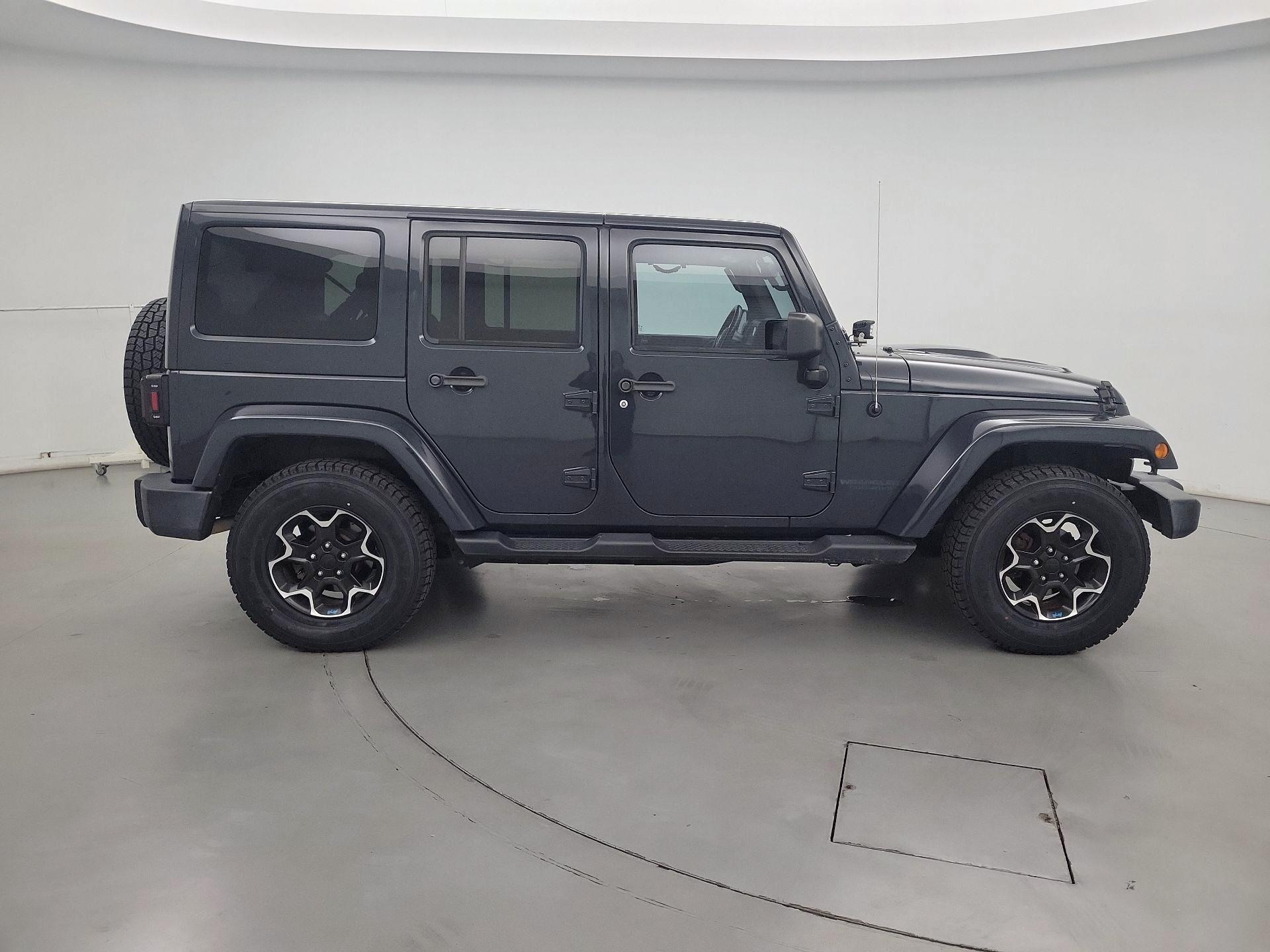 Thumbnail: 2017 Jeep Wrangler - 4