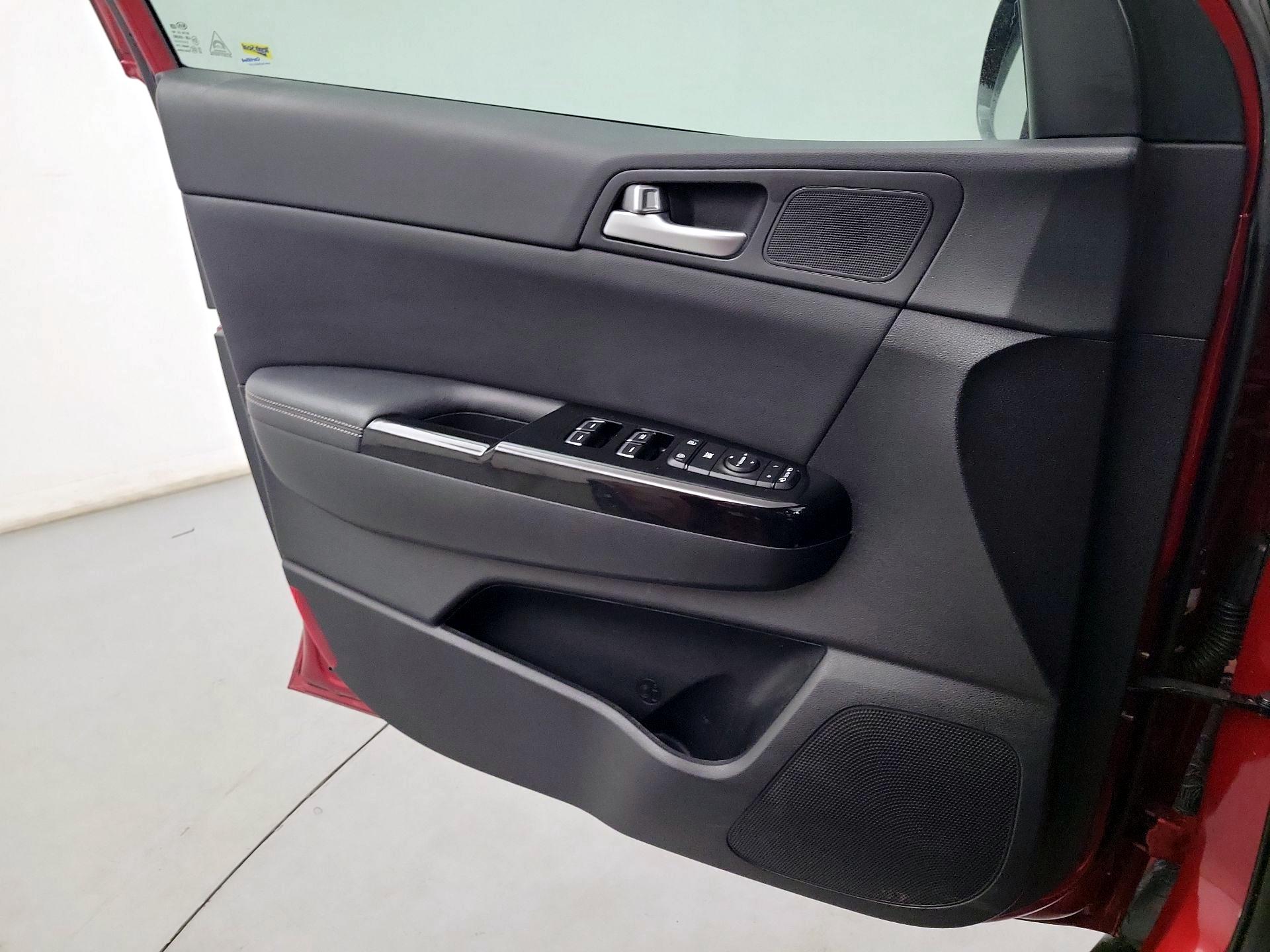 Thumbnail: 2020 Kia Sportage - 10