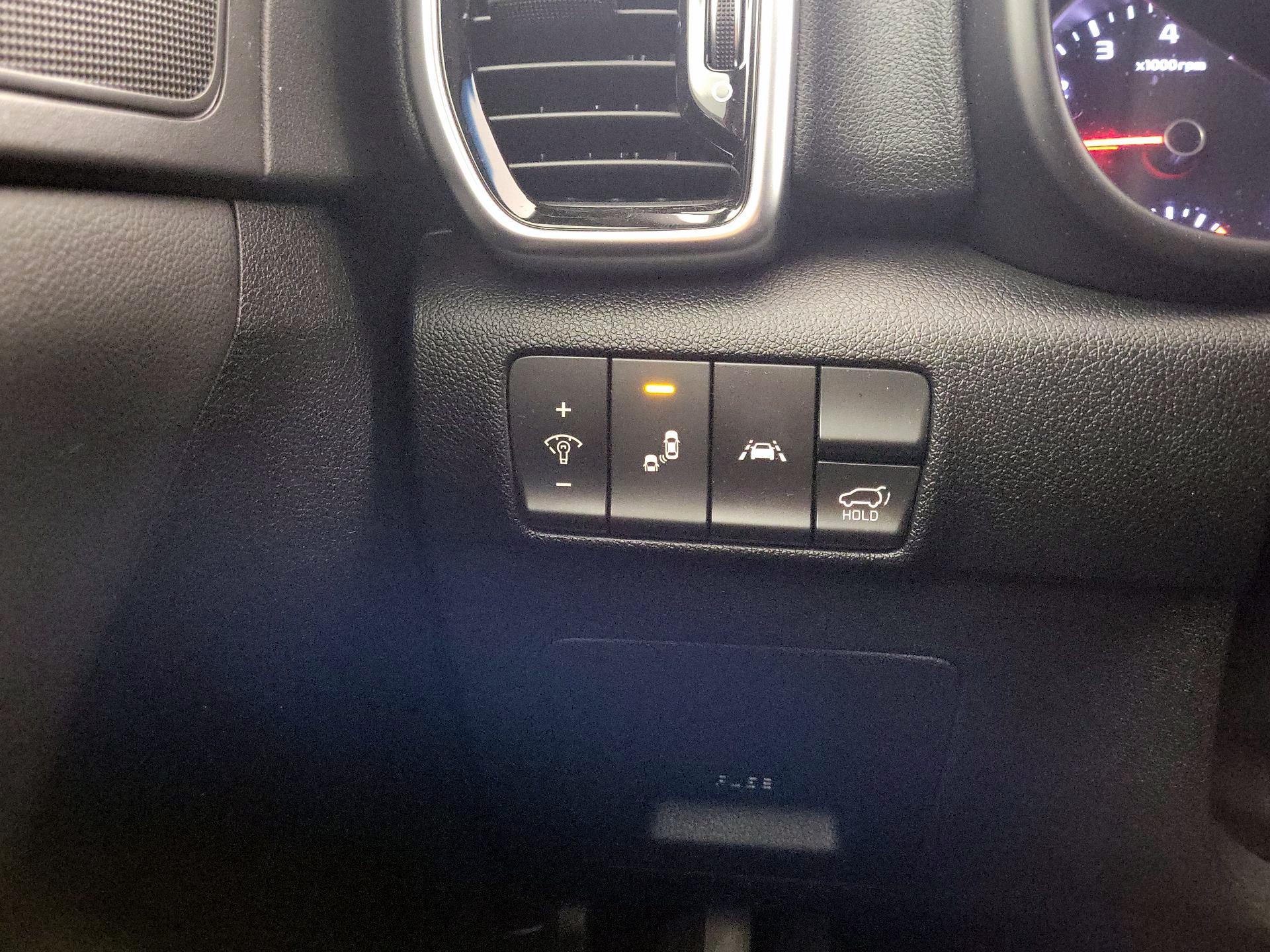 Thumbnail: 2020 Kia Sportage - 11