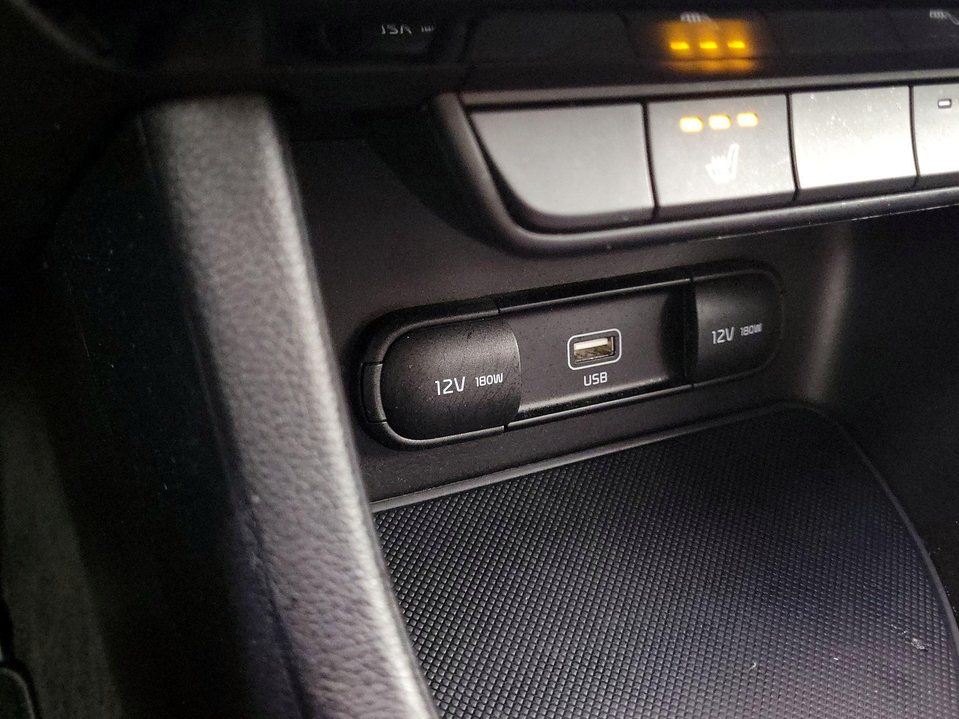 Thumbnail: 2020 Kia Sportage - 16