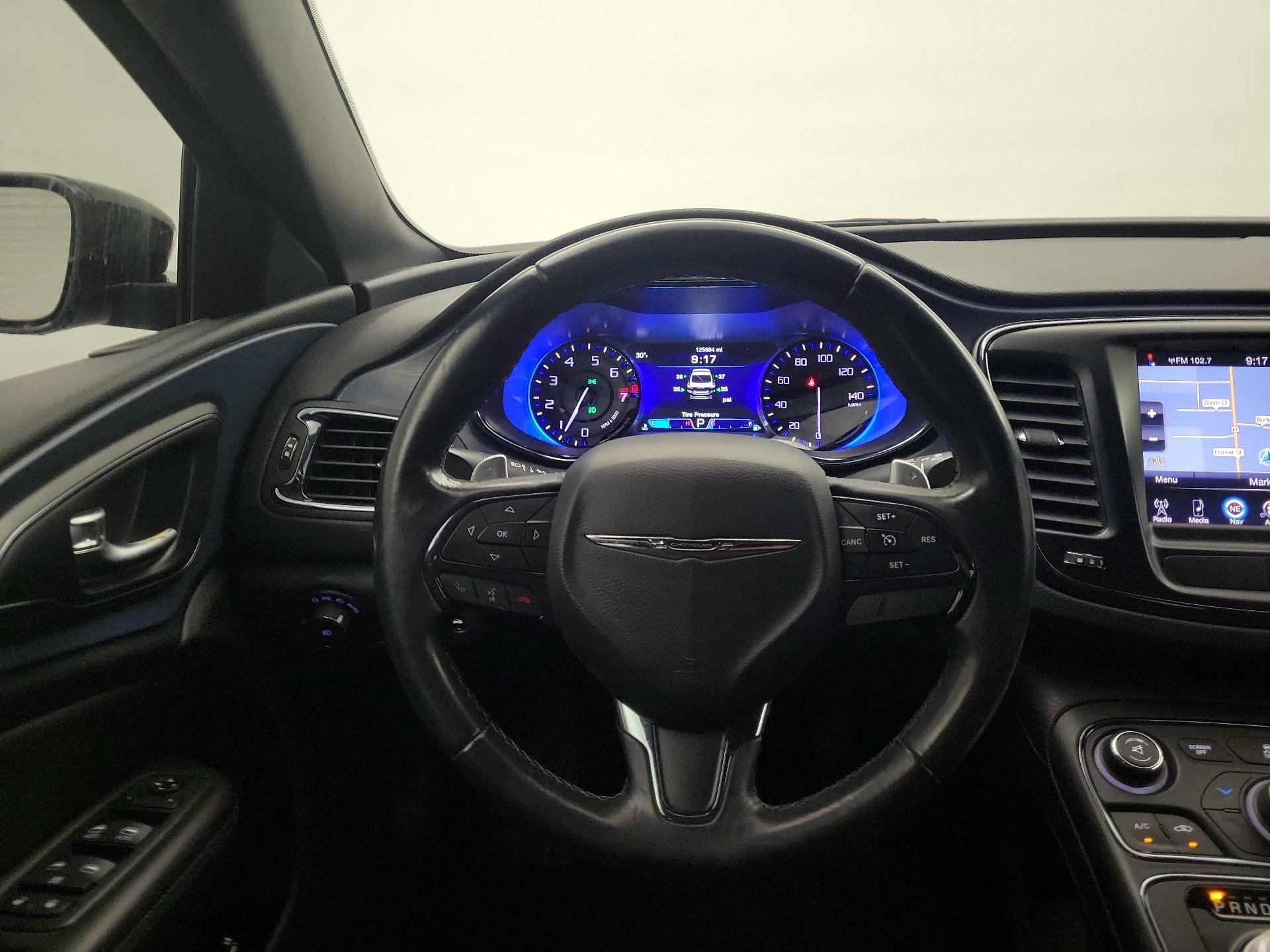 Thumbnail: 2016 Chrysler 200 - 10