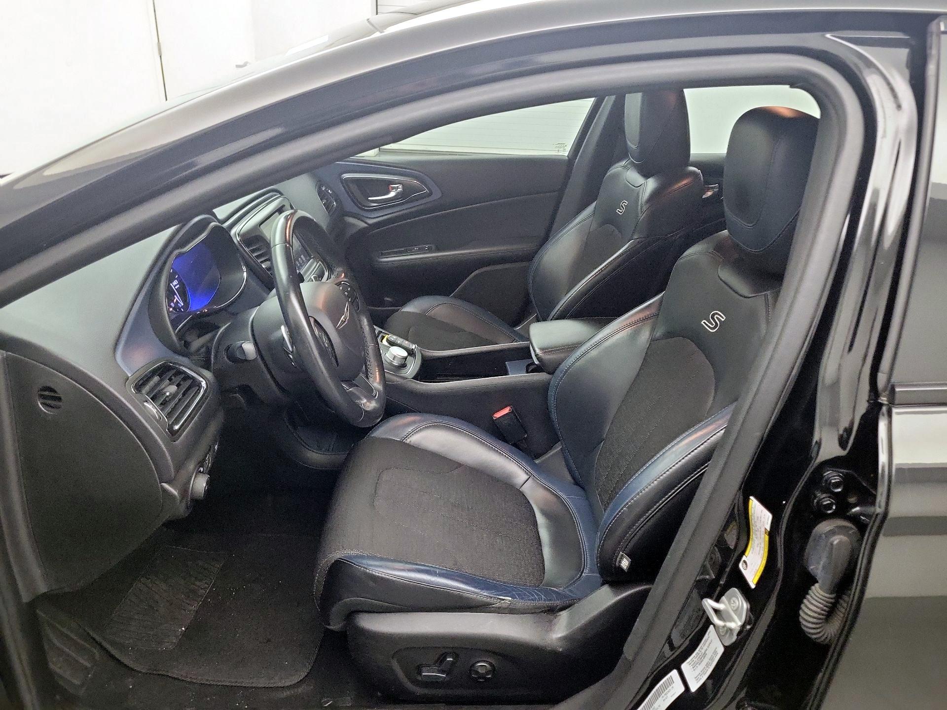 Thumbnail: 2016 Chrysler 200 - 11