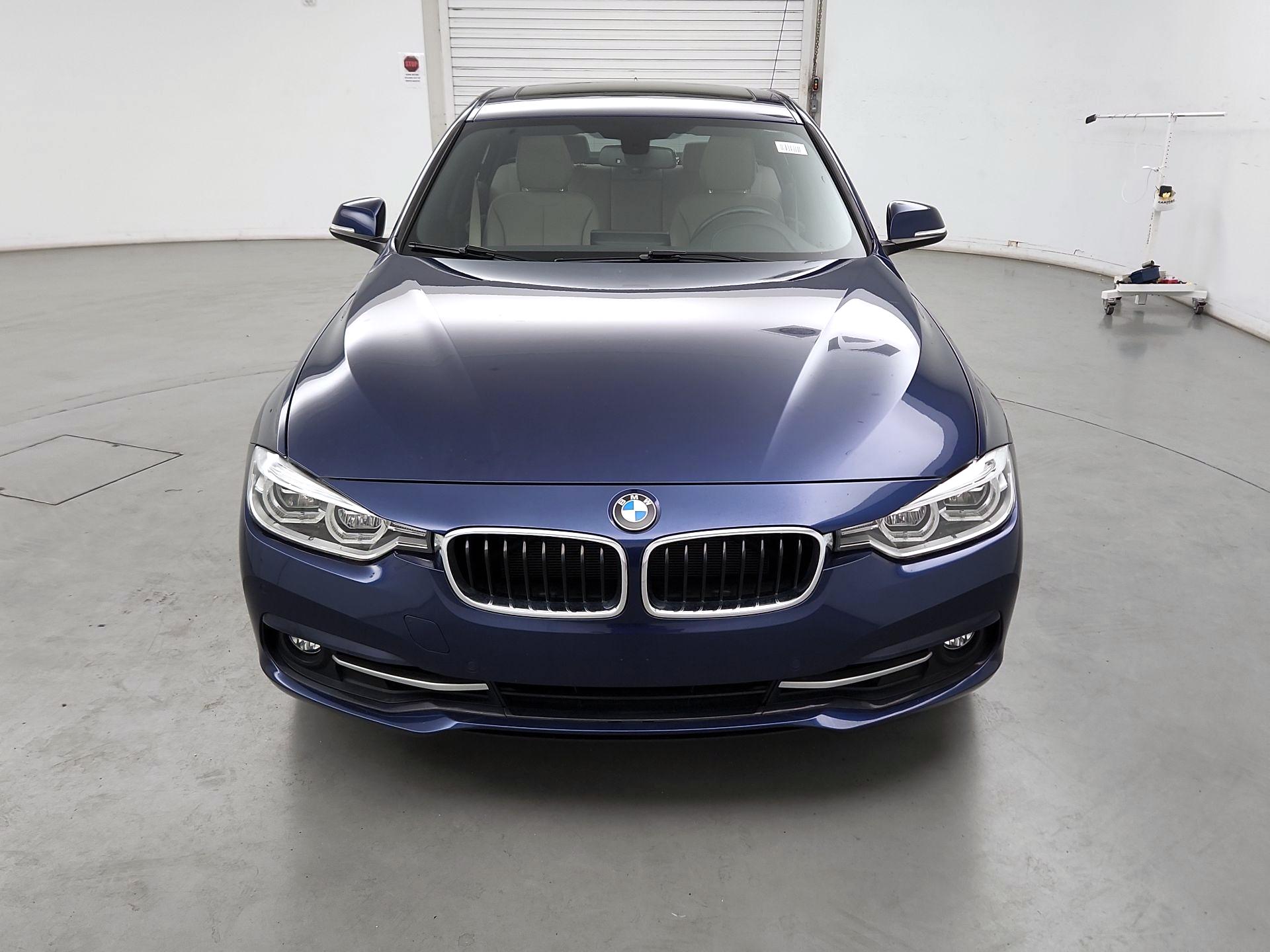 Thumbnail: 2017 BMW 3 Series - 2