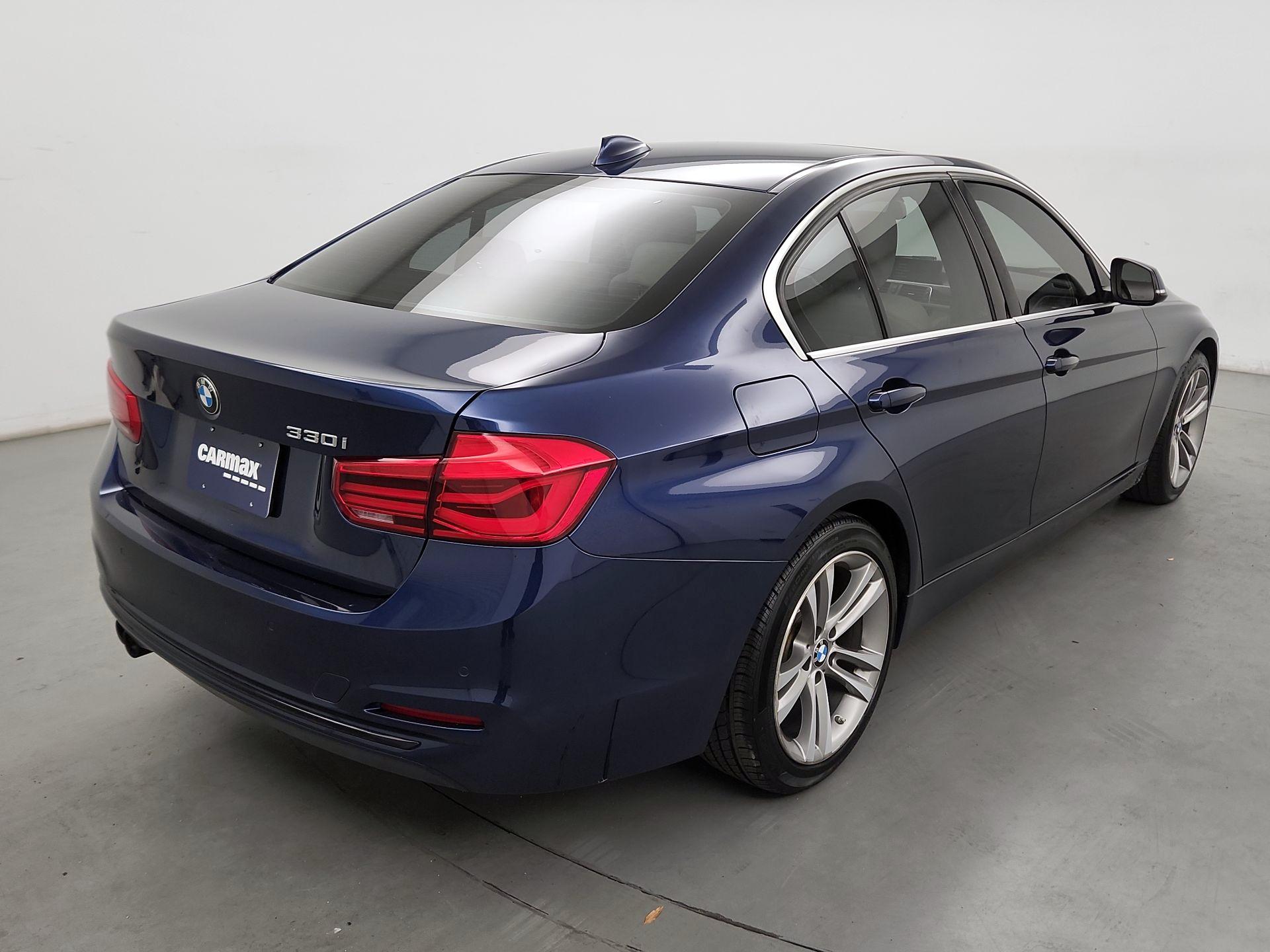 Thumbnail: 2017 BMW 3 Series - 5