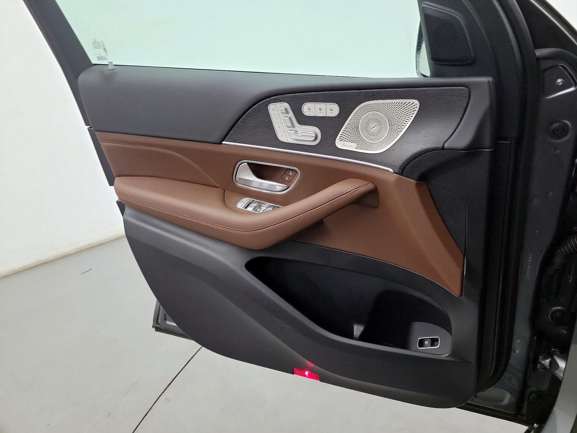 Thumbnail: 2025 Mercedes-Benz GLE - 10