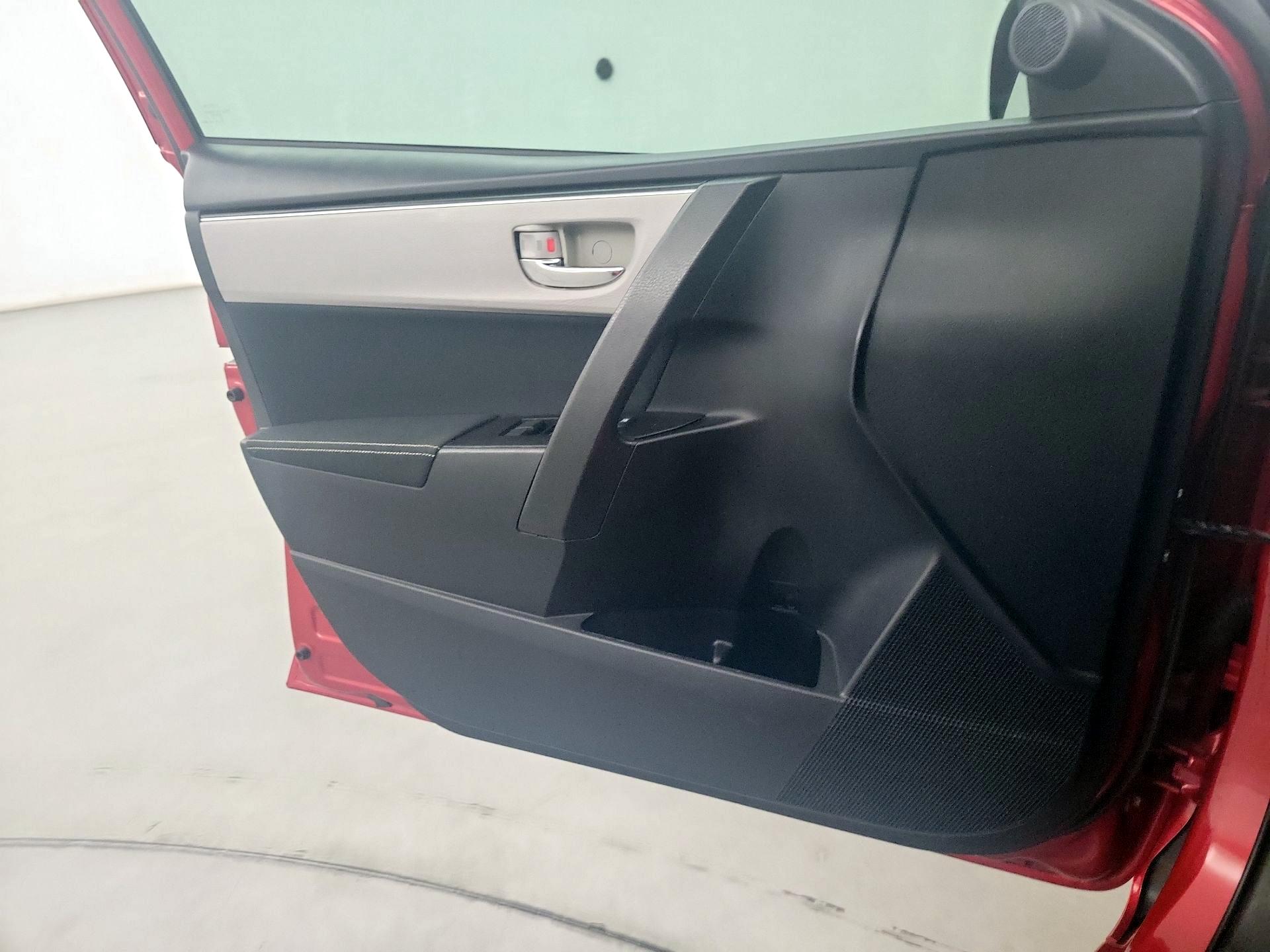 Thumbnail: 2019 Toyota Corolla - 10