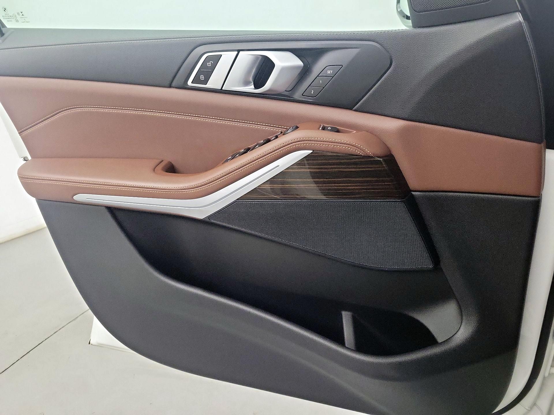 Thumbnail: 2021 BMW X5 - 10