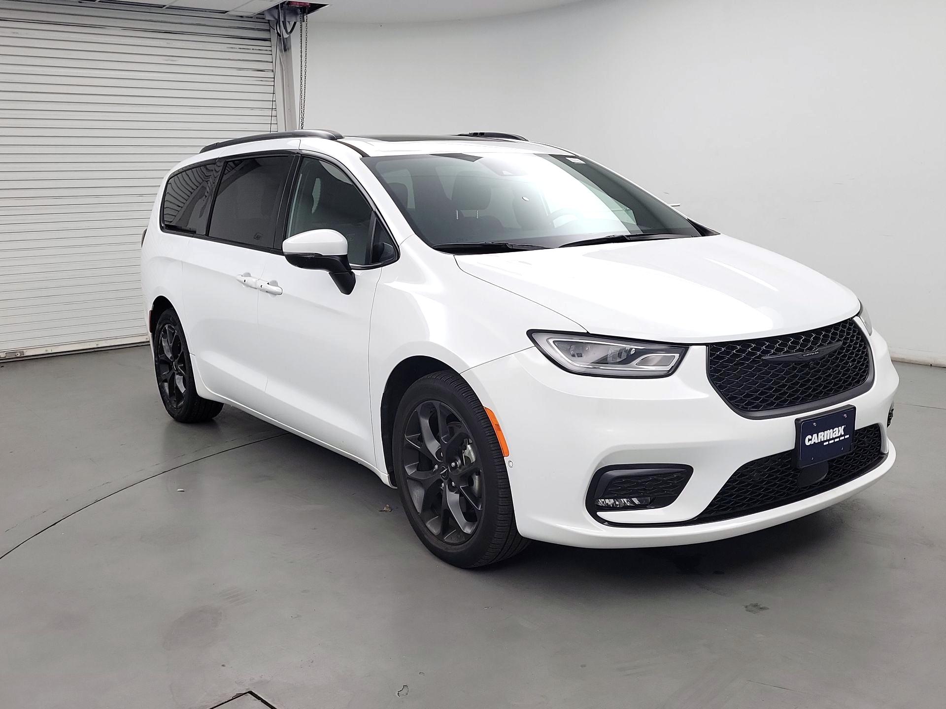 Thumbnail: 2023 Chrysler Pacifica - 1