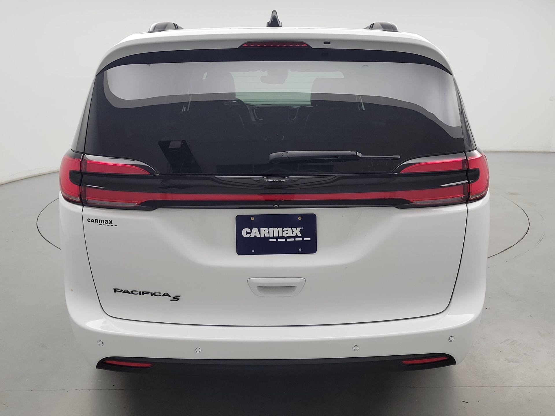 Thumbnail: 2023 Chrysler Pacifica - 6