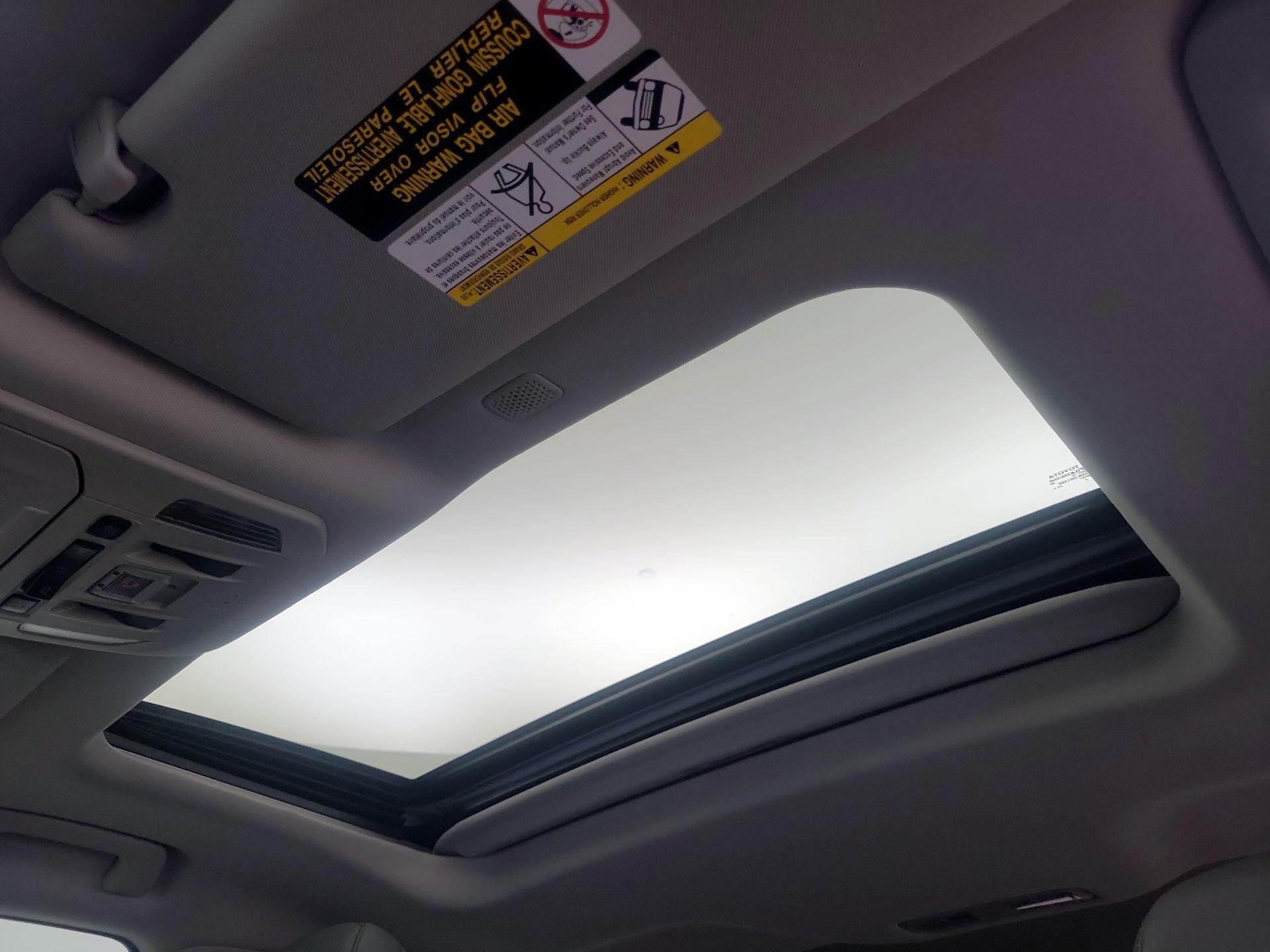 Thumbnail: 2020 Toyota Highlander - 18