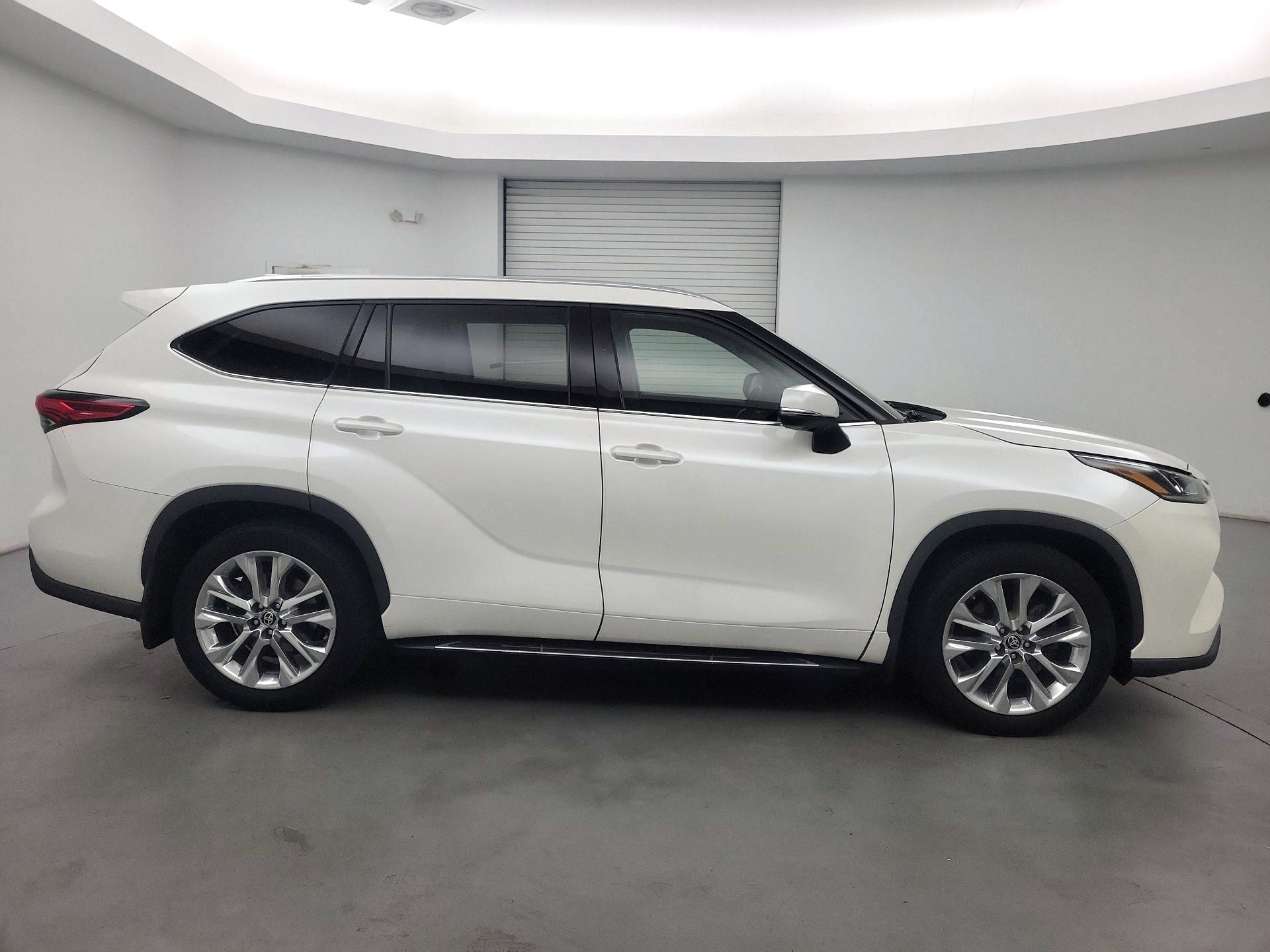 Thumbnail: 2020 Toyota Highlander - 4