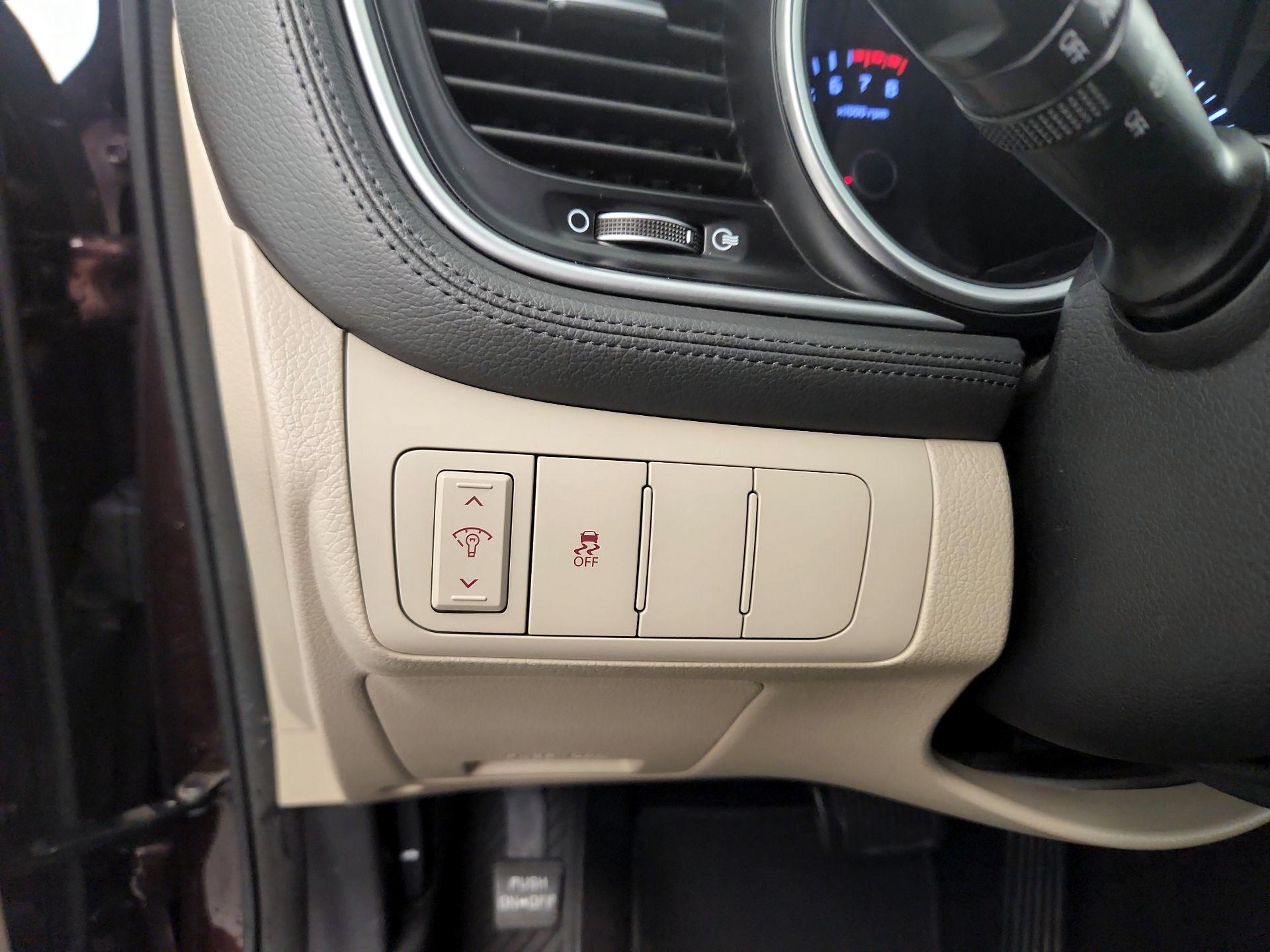 Thumbnail: 2015 Kia Optima - 11