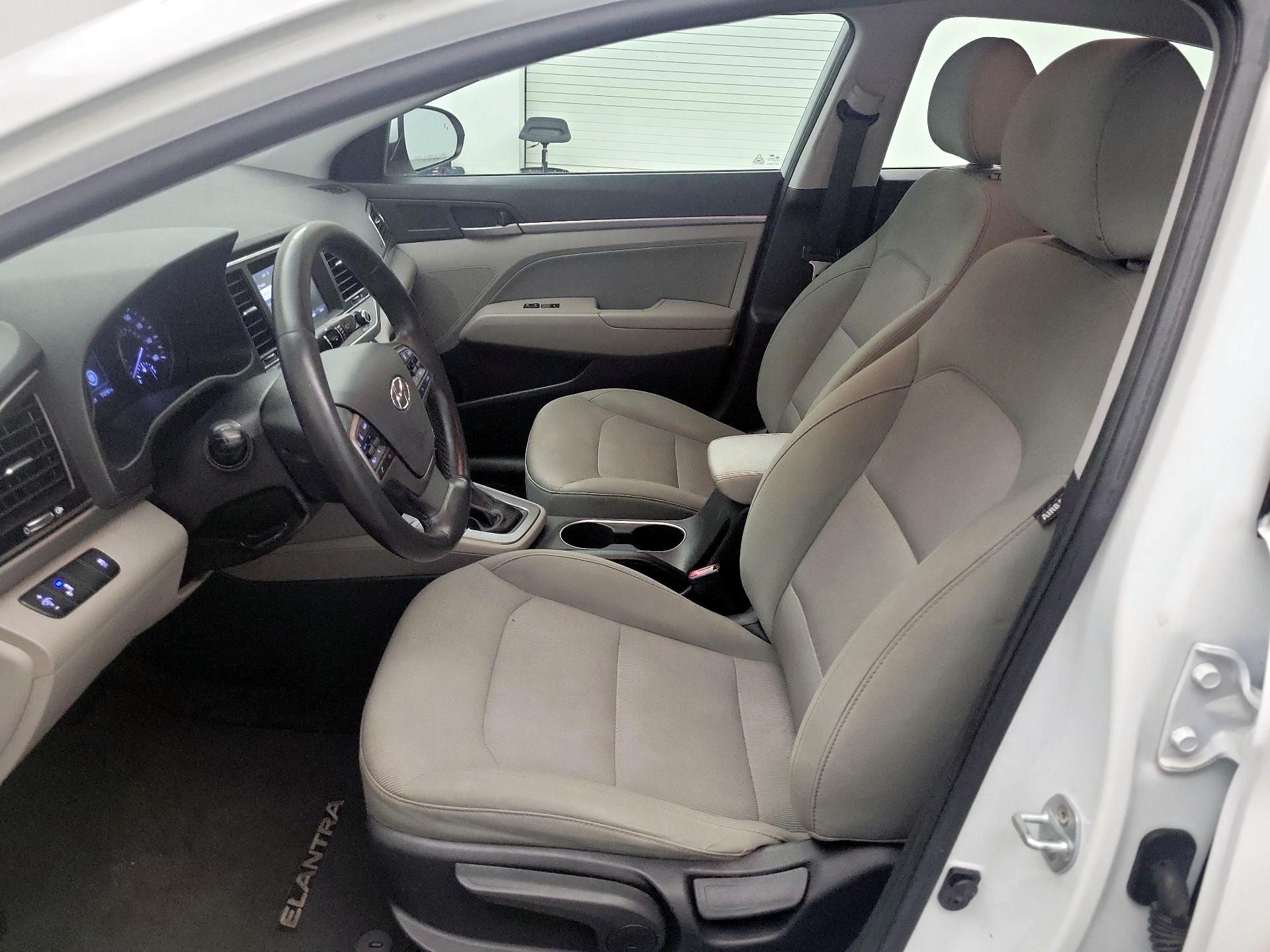 Thumbnail: 2017 Hyundai Elantra - 11