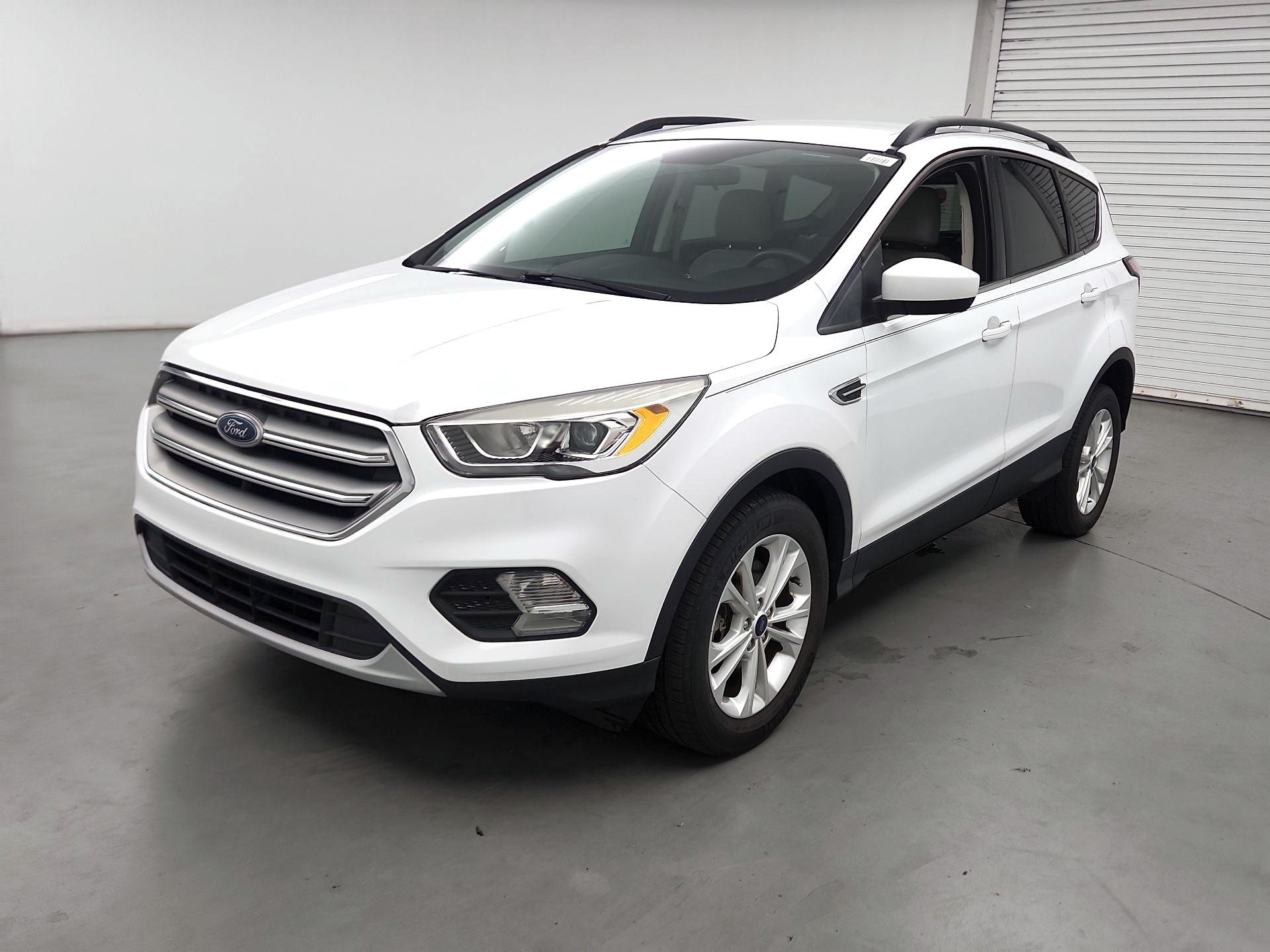 Thumbnail: 2017 Ford Escape - 3
