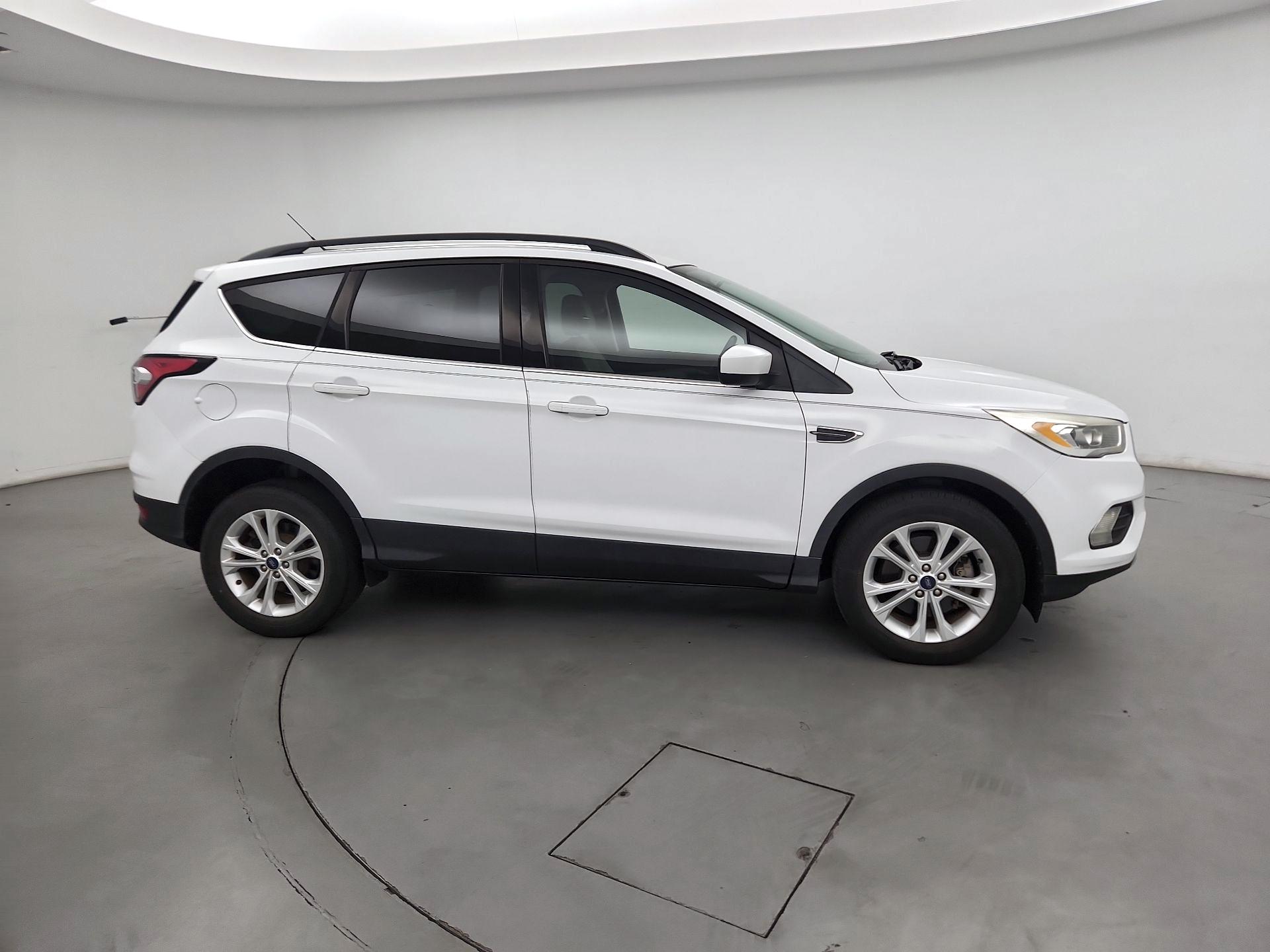 Thumbnail: 2017 Ford Escape - 4
