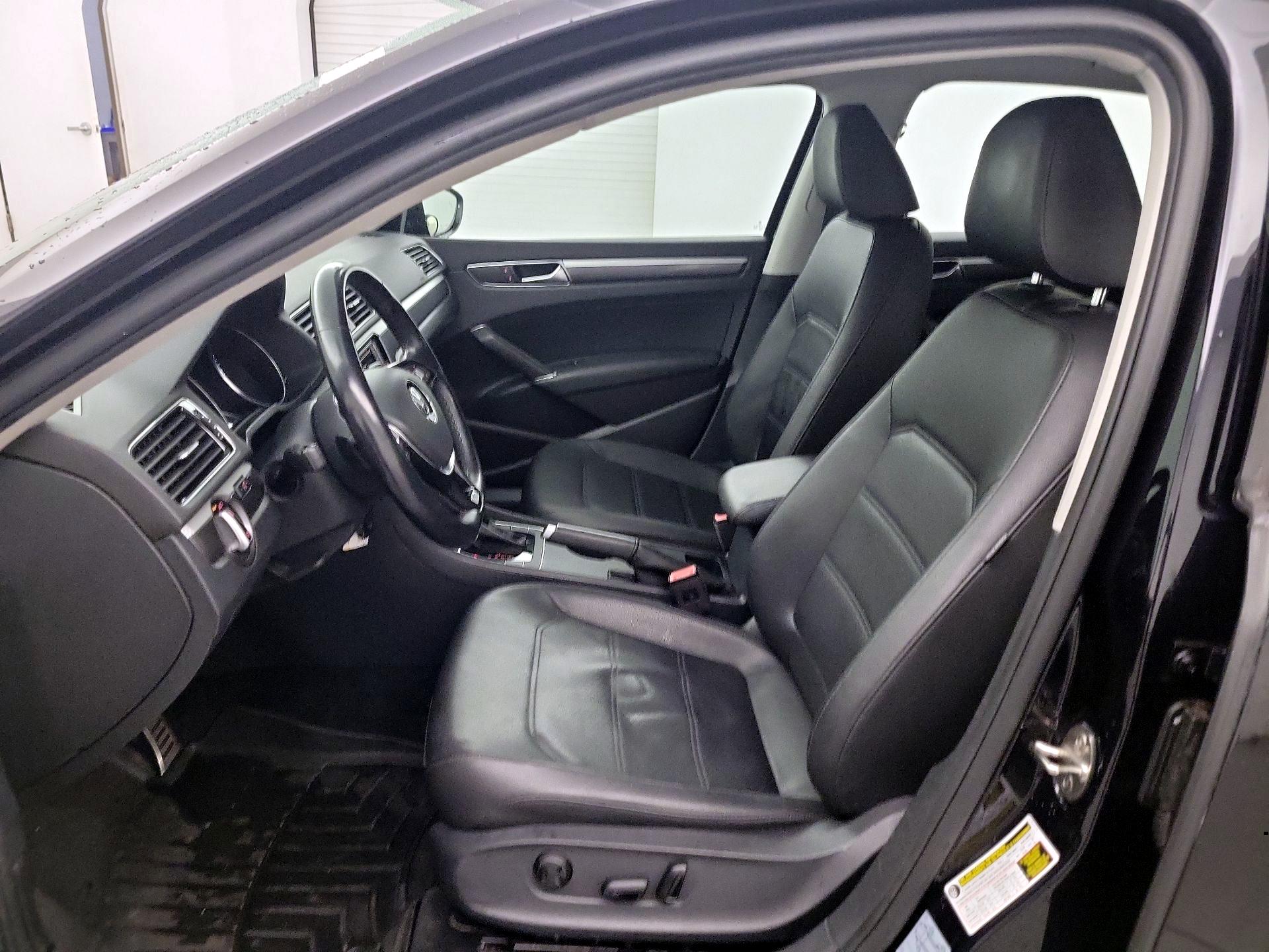 Thumbnail: 2018 Volkswagen Passat - 9