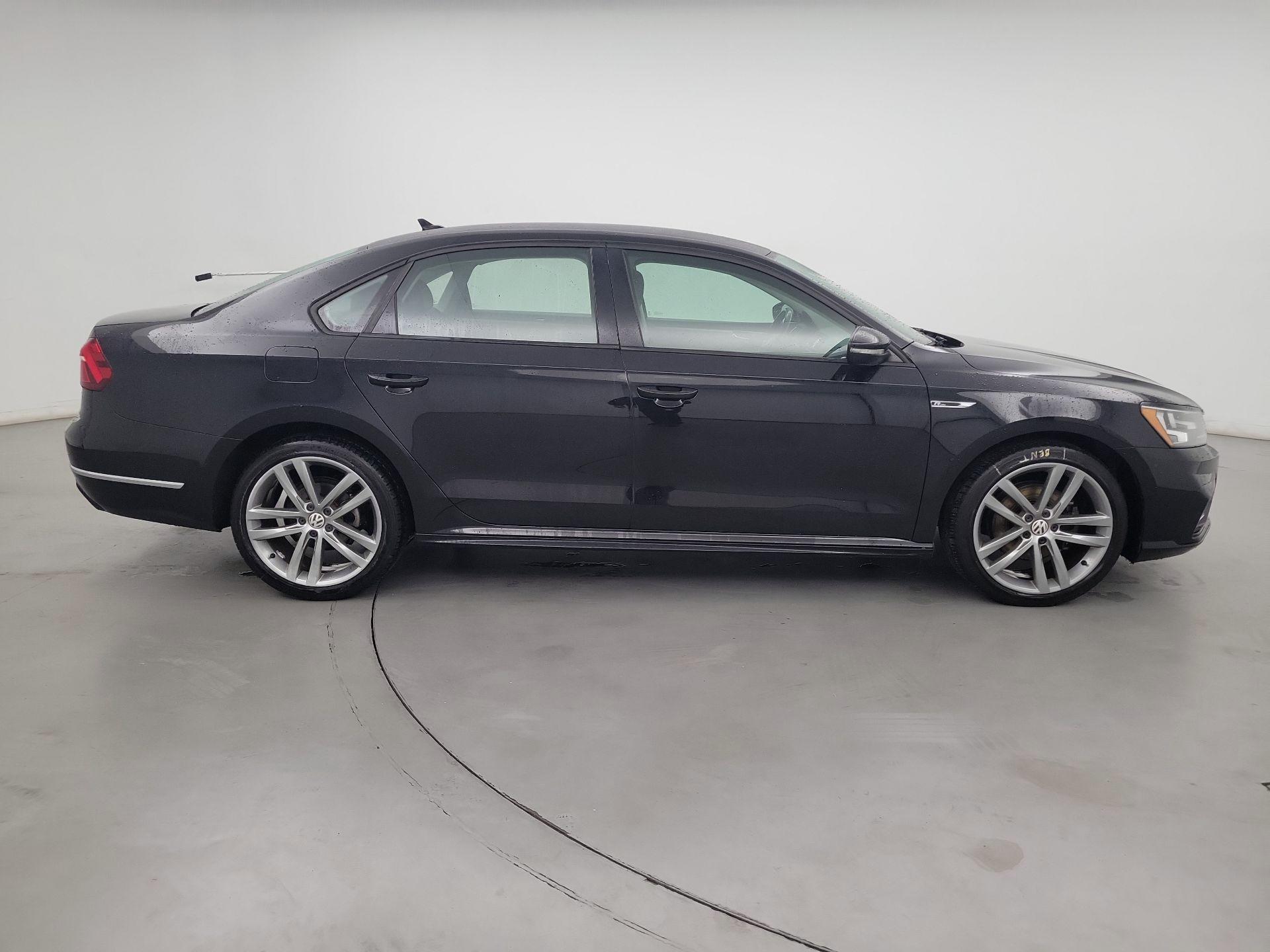 Thumbnail: 2018 Volkswagen Passat - 4