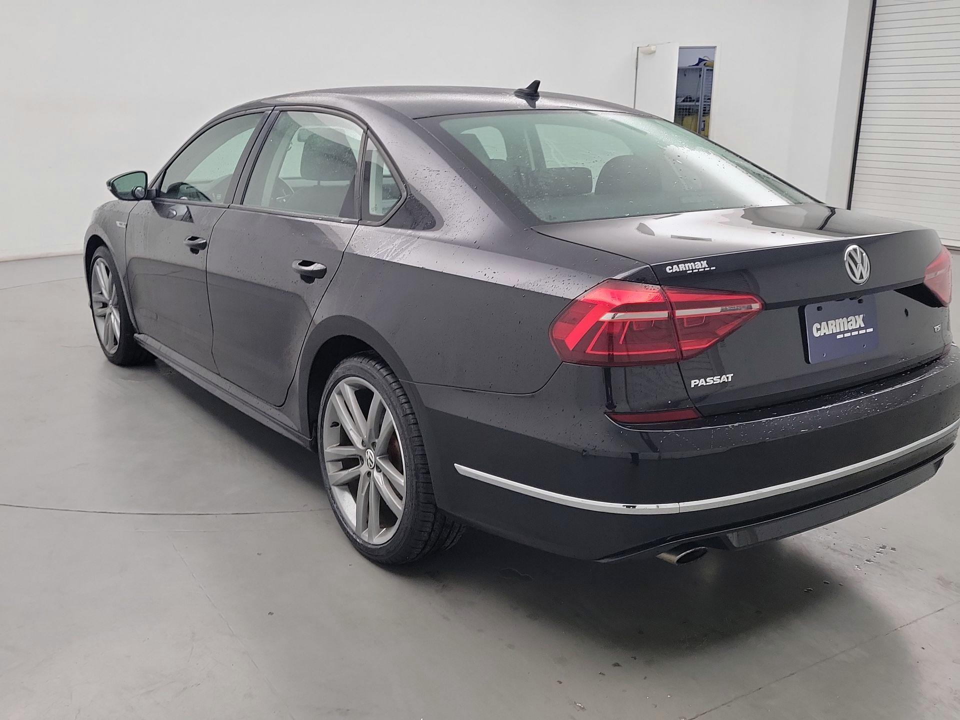 Thumbnail: 2018 Volkswagen Passat - 7