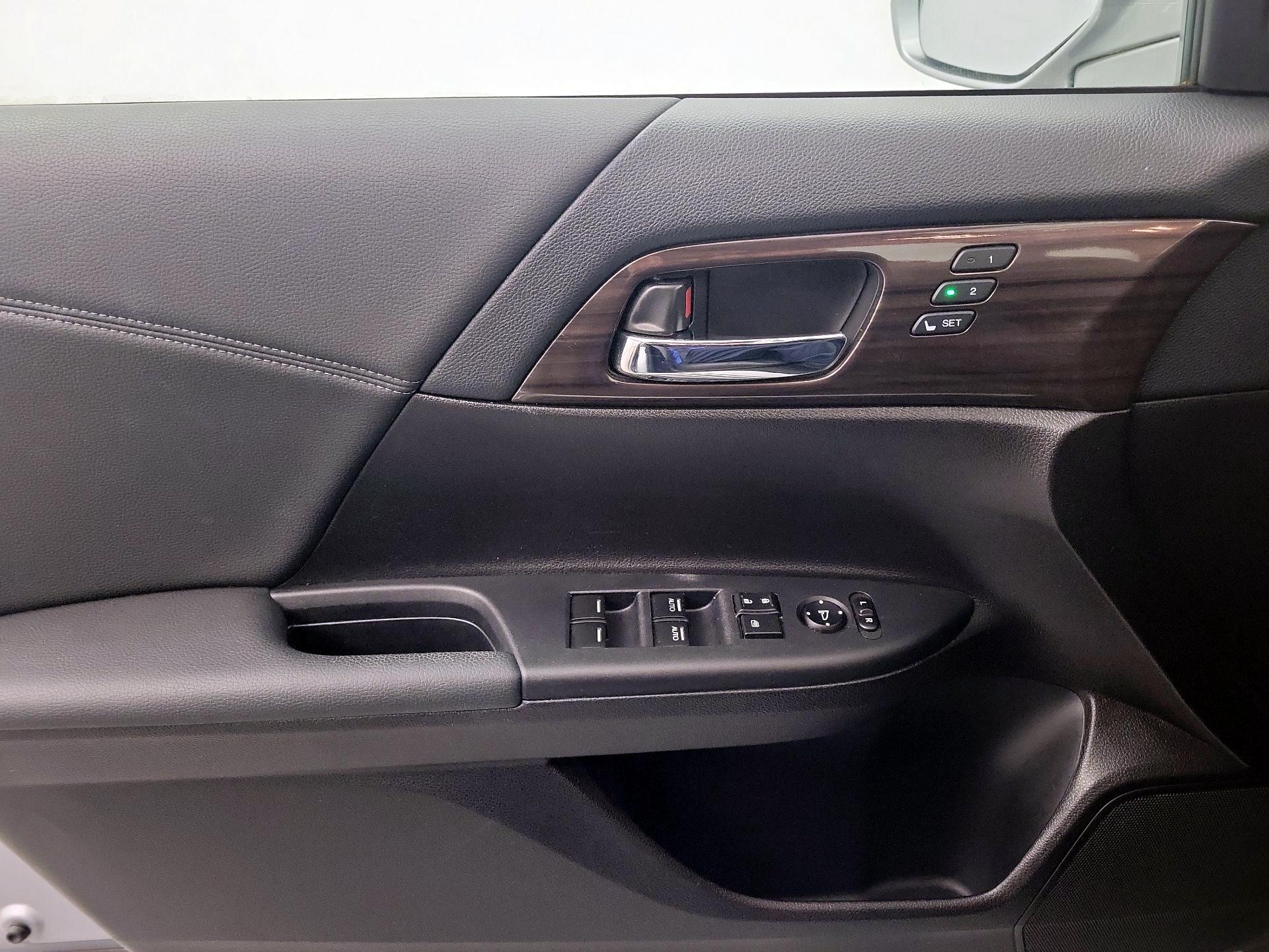 Thumbnail: 2017 Honda Accord - 10