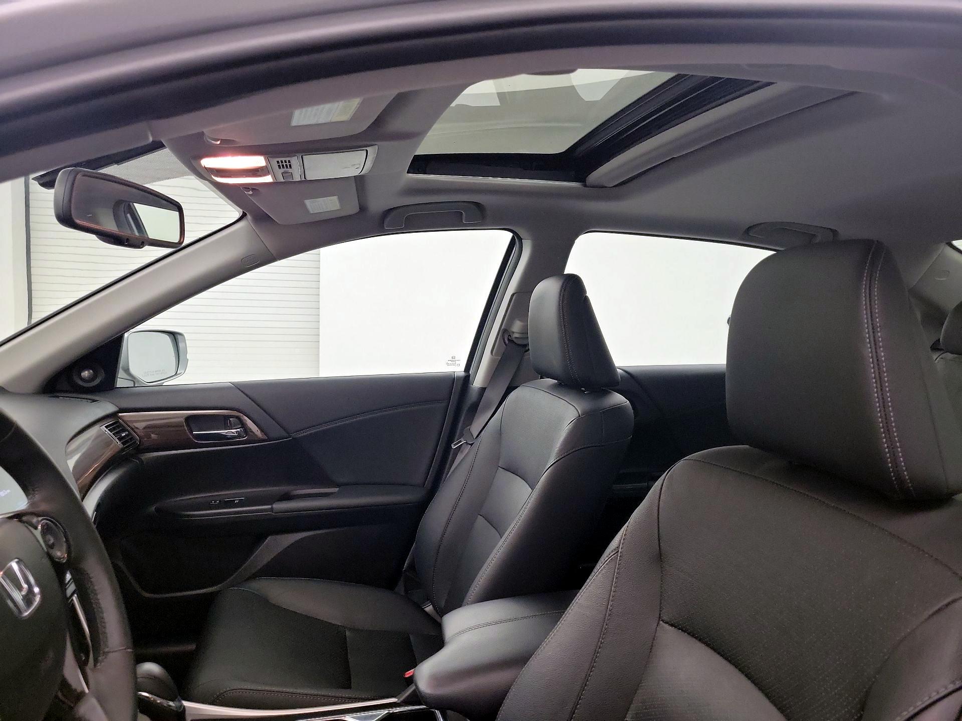 Thumbnail: 2017 Honda Accord - 17