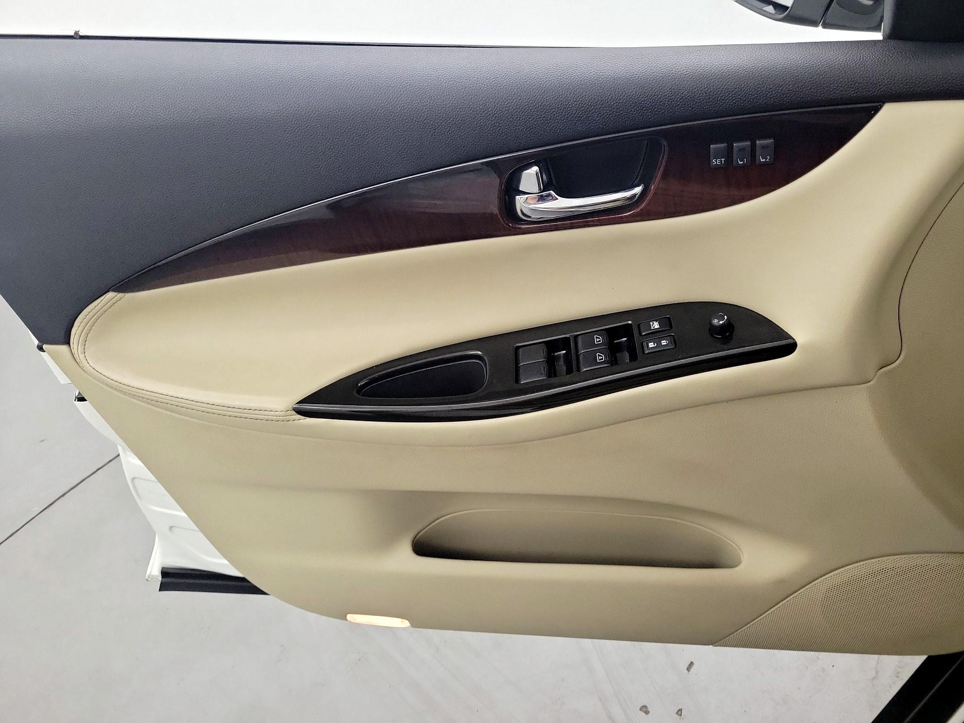 Thumbnail: 2017 INFINITI QX50 - 10