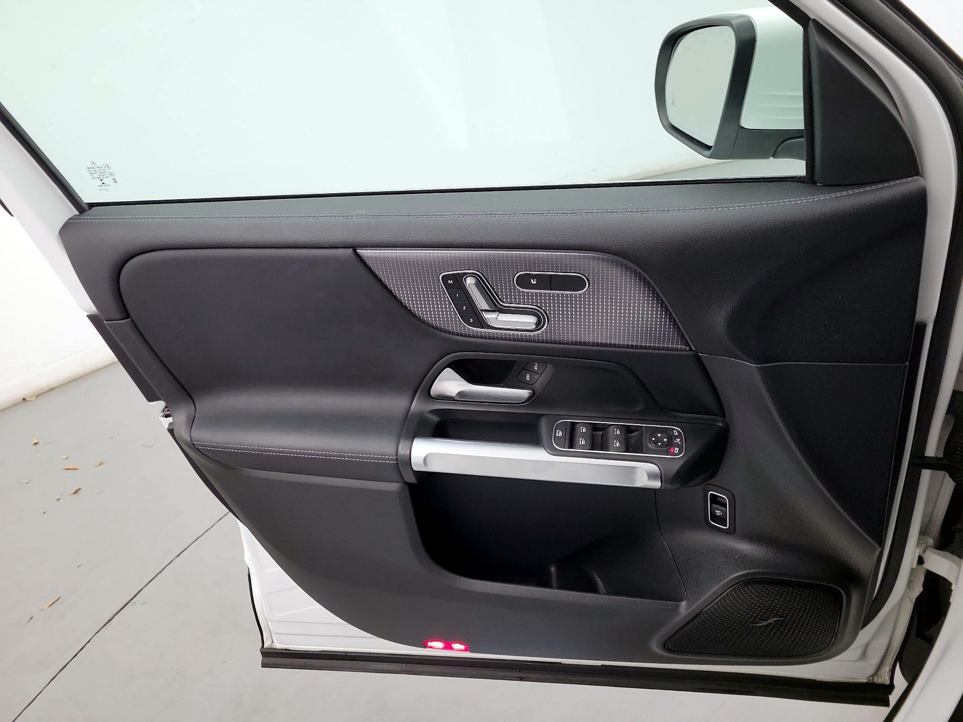 Thumbnail: 2023 Mercedes-Benz EQB - 11