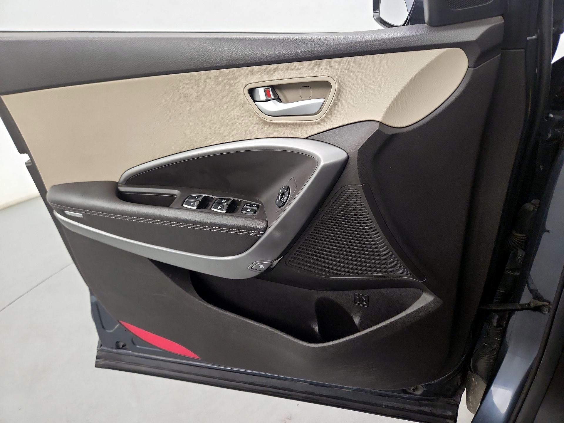 Thumbnail: 2015 Hyundai Santa Fe - 10