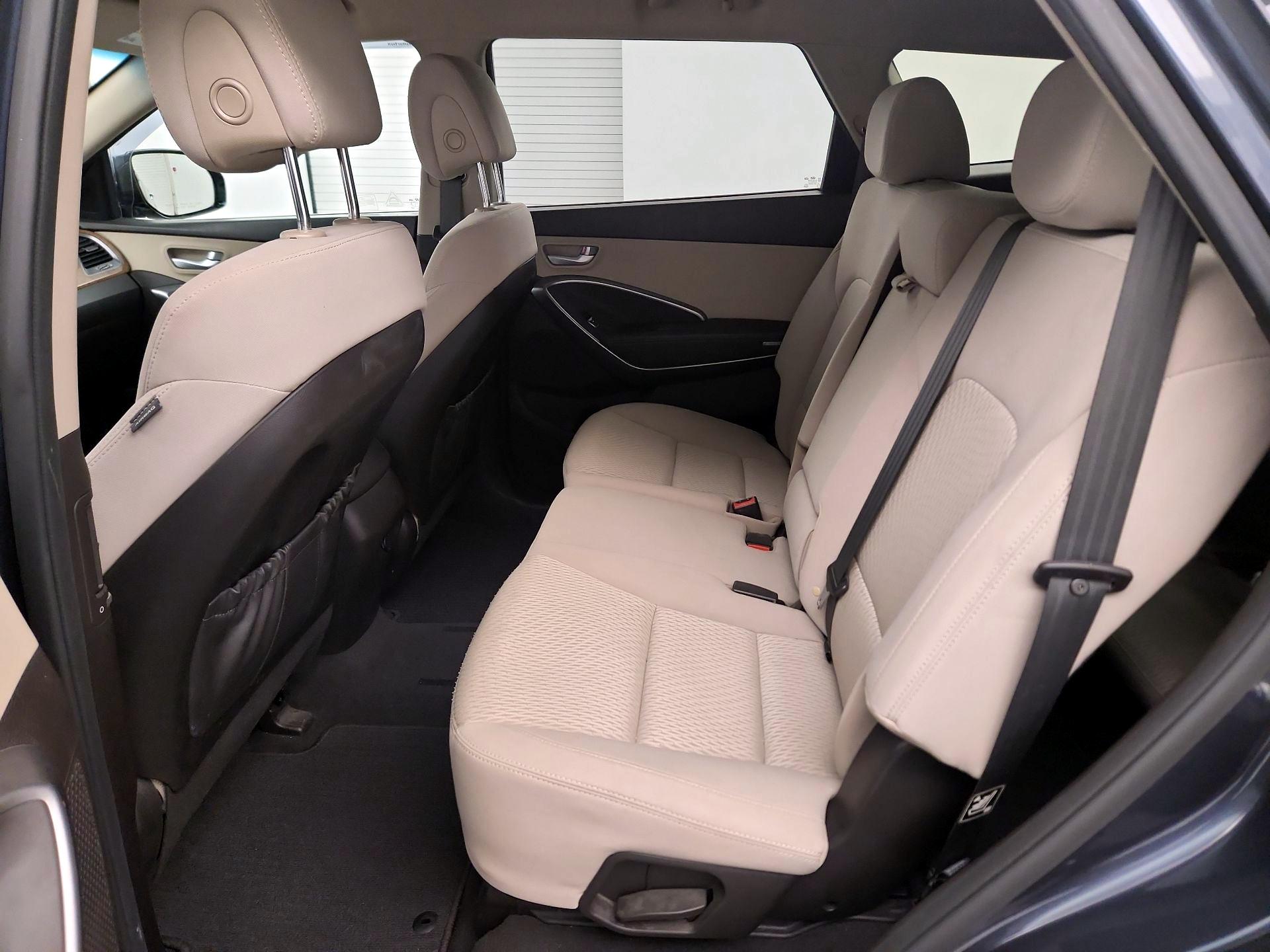 Thumbnail: 2015 Hyundai Santa Fe - 16