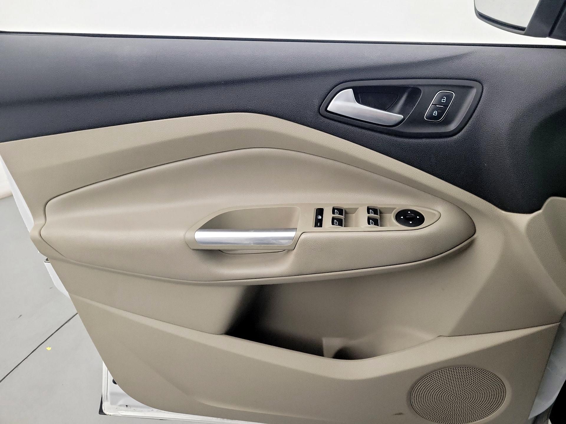 Thumbnail: 2017 Ford Escape - 10