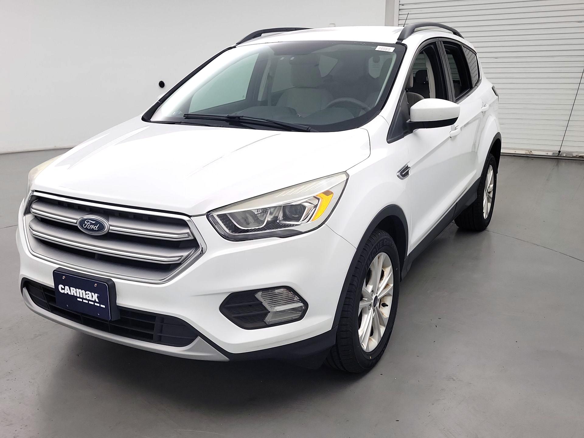 Thumbnail: 2017 Ford Escape - 3