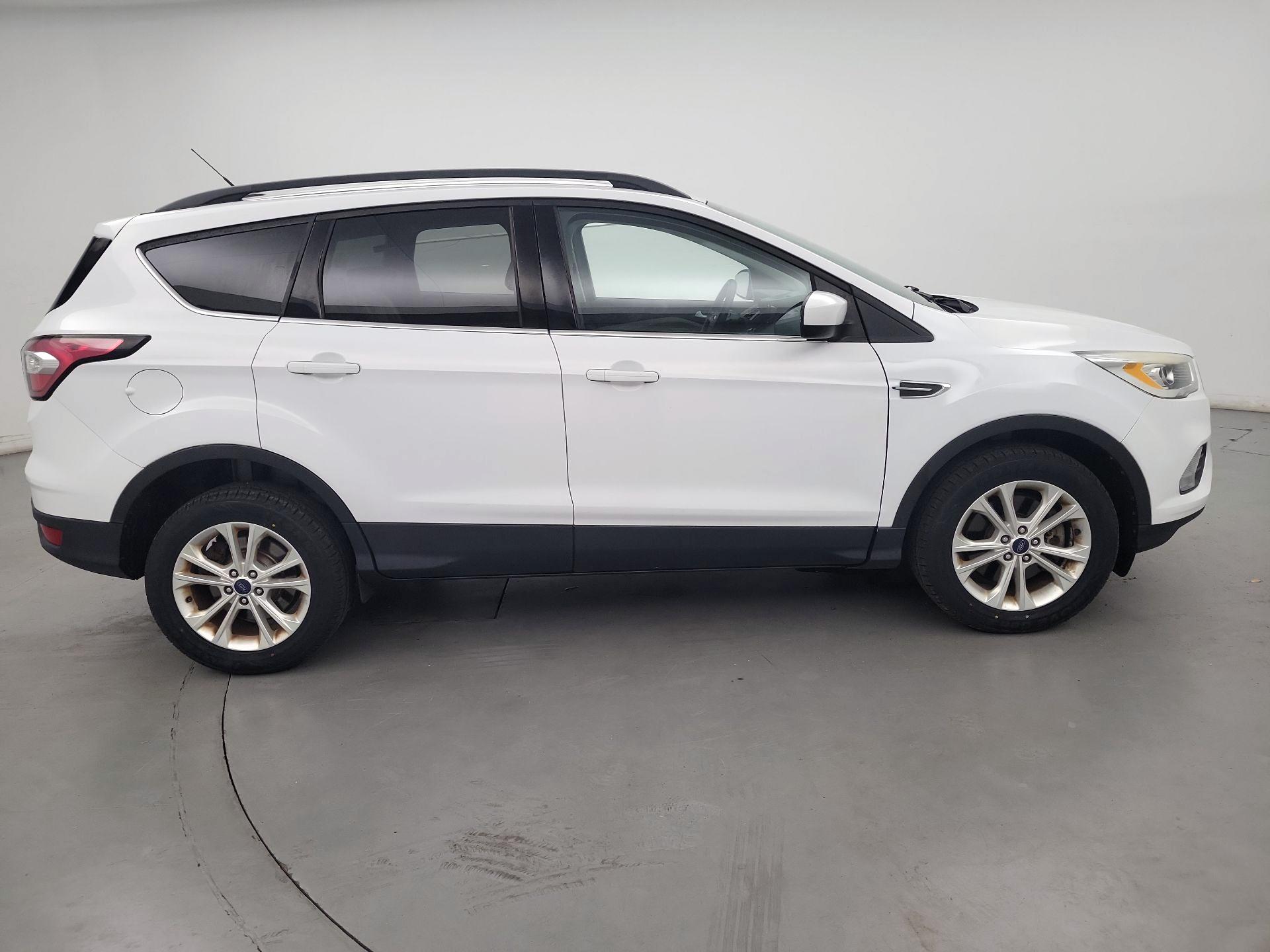 Thumbnail: 2017 Ford Escape - 4