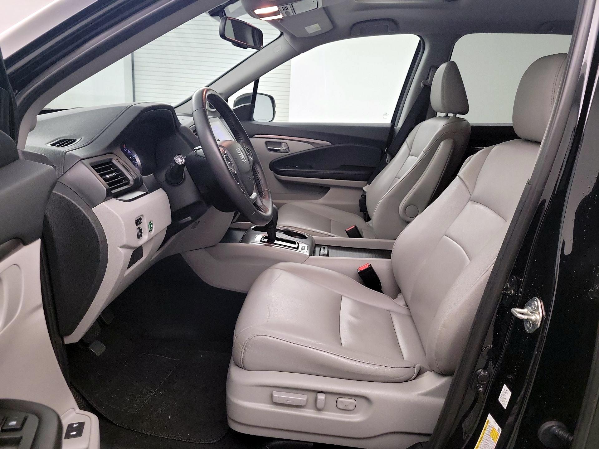 Thumbnail: 2018 Honda Pilot - 9