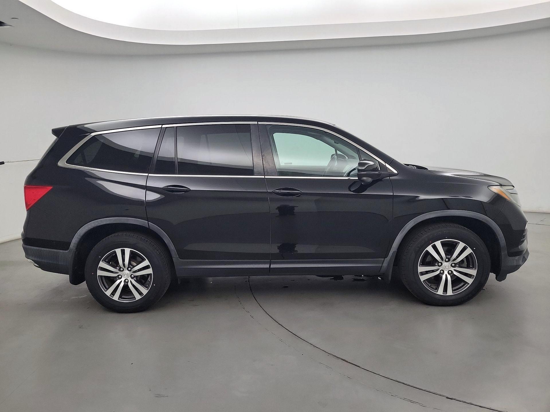 Thumbnail: 2018 Honda Pilot - 4